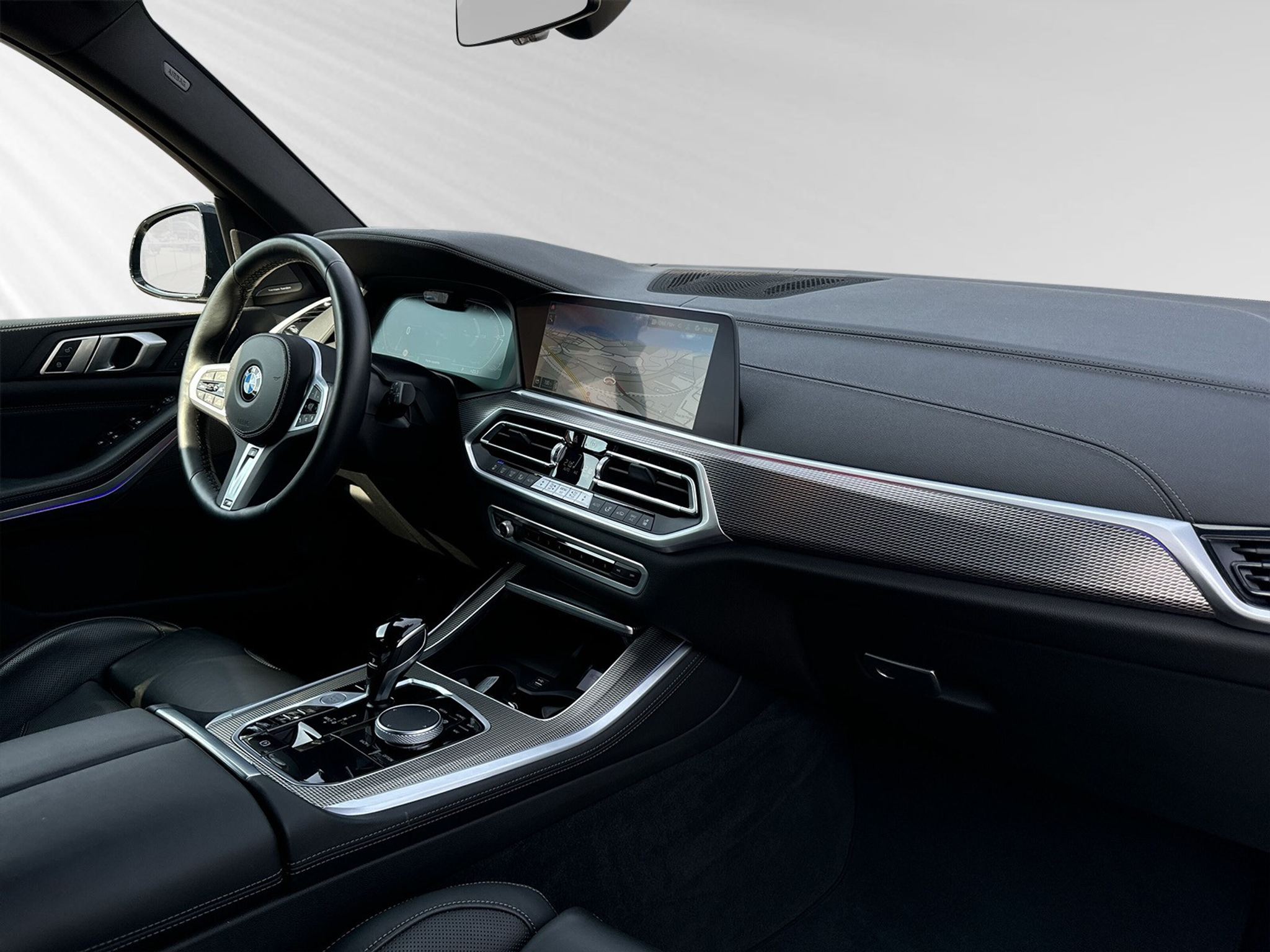 listing desktop thumbnail image 4