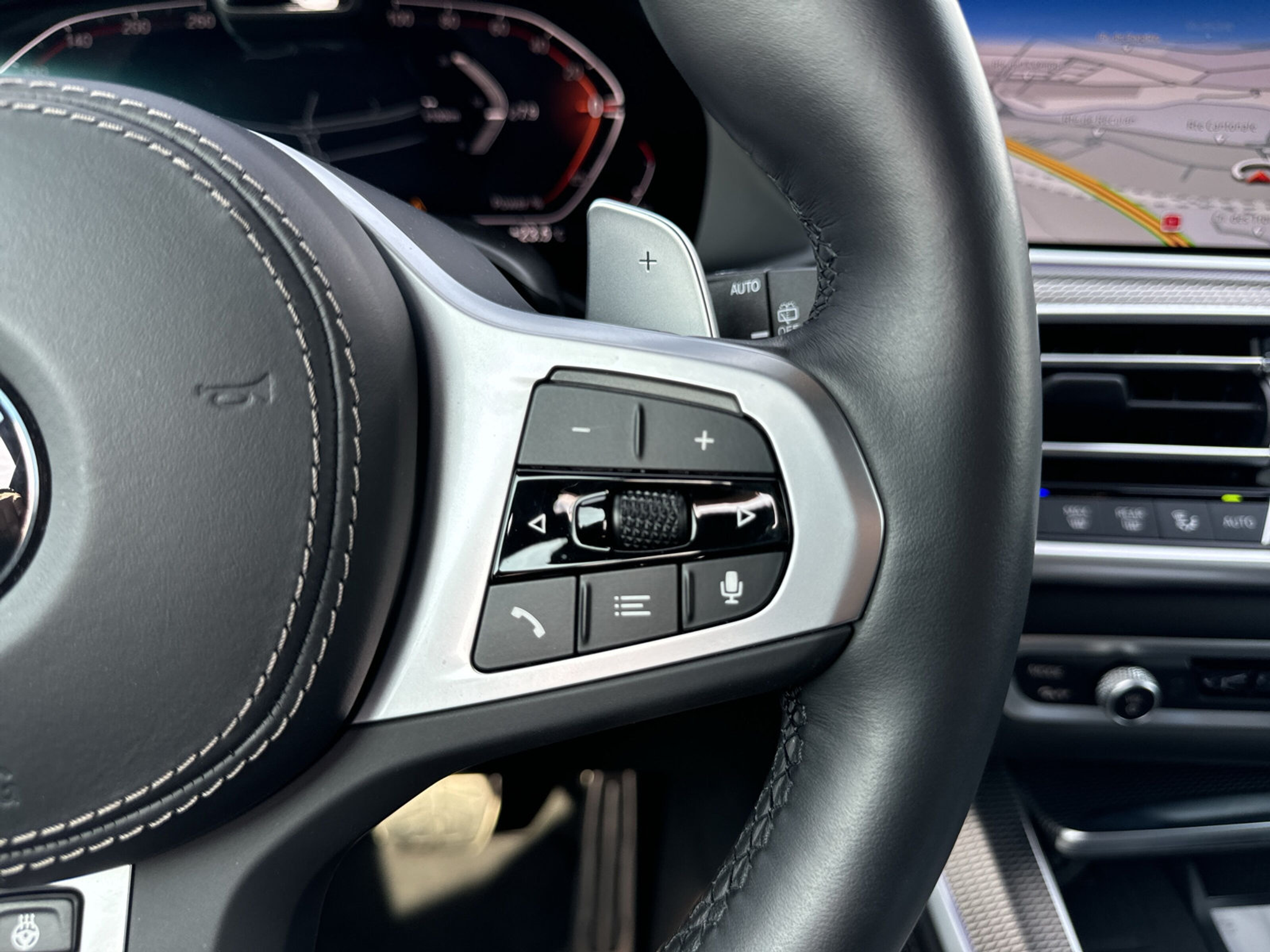 listing desktop thumbnail image 15