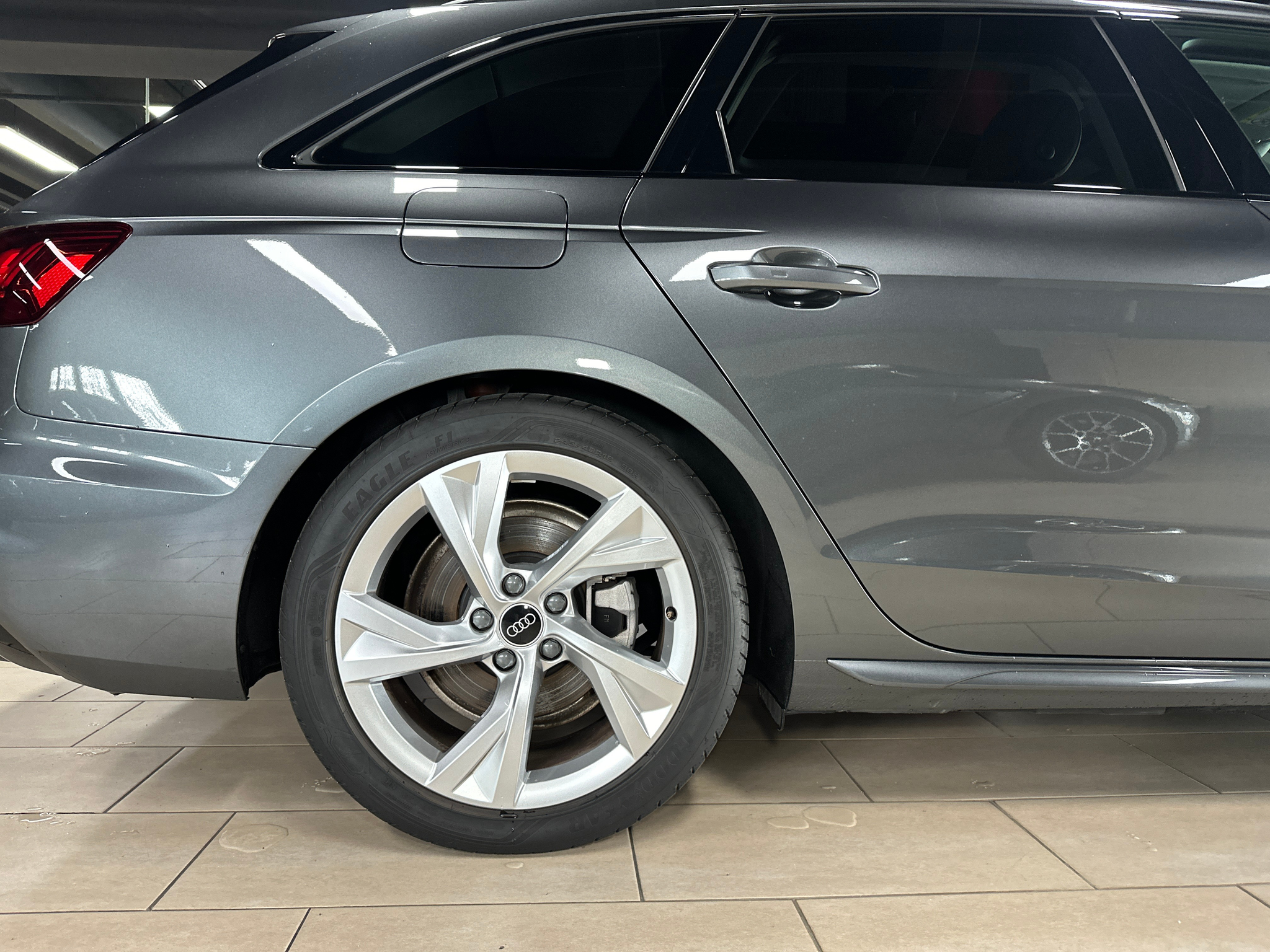 listing desktop thumbnail image 8