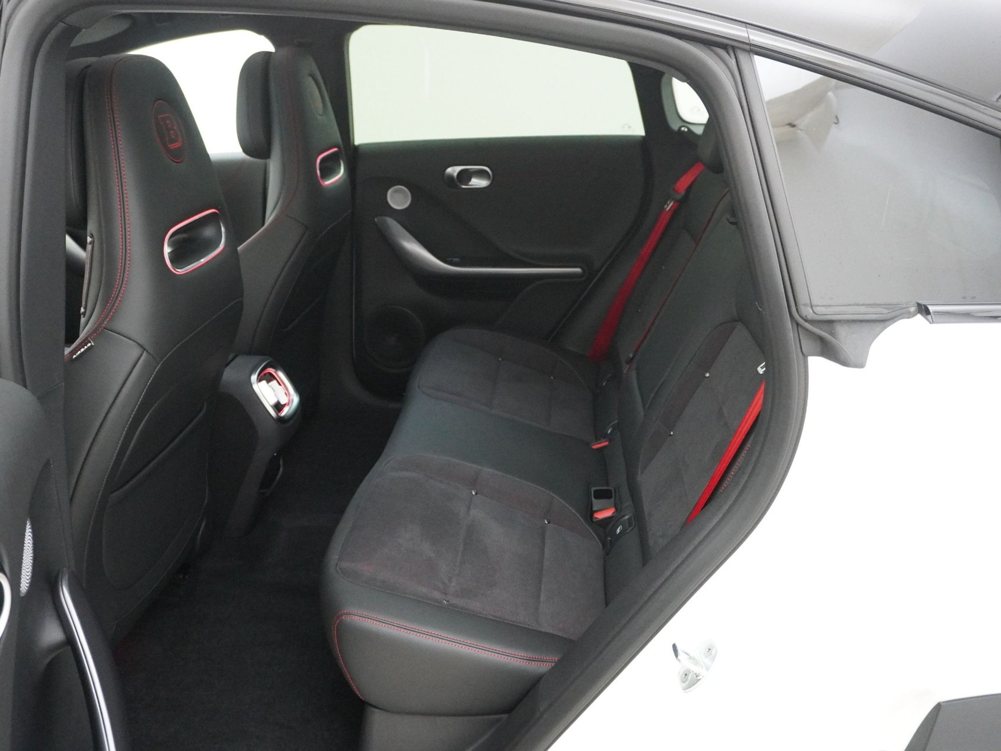 listing desktop thumbnail image 15