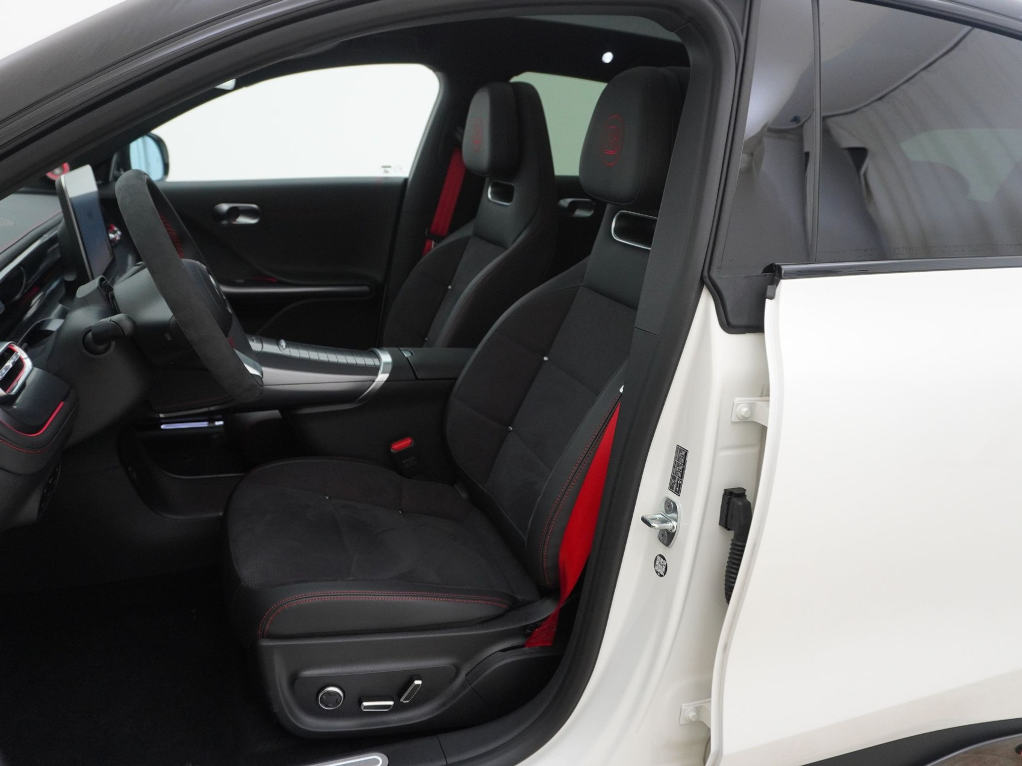 listing desktop thumbnail image 12