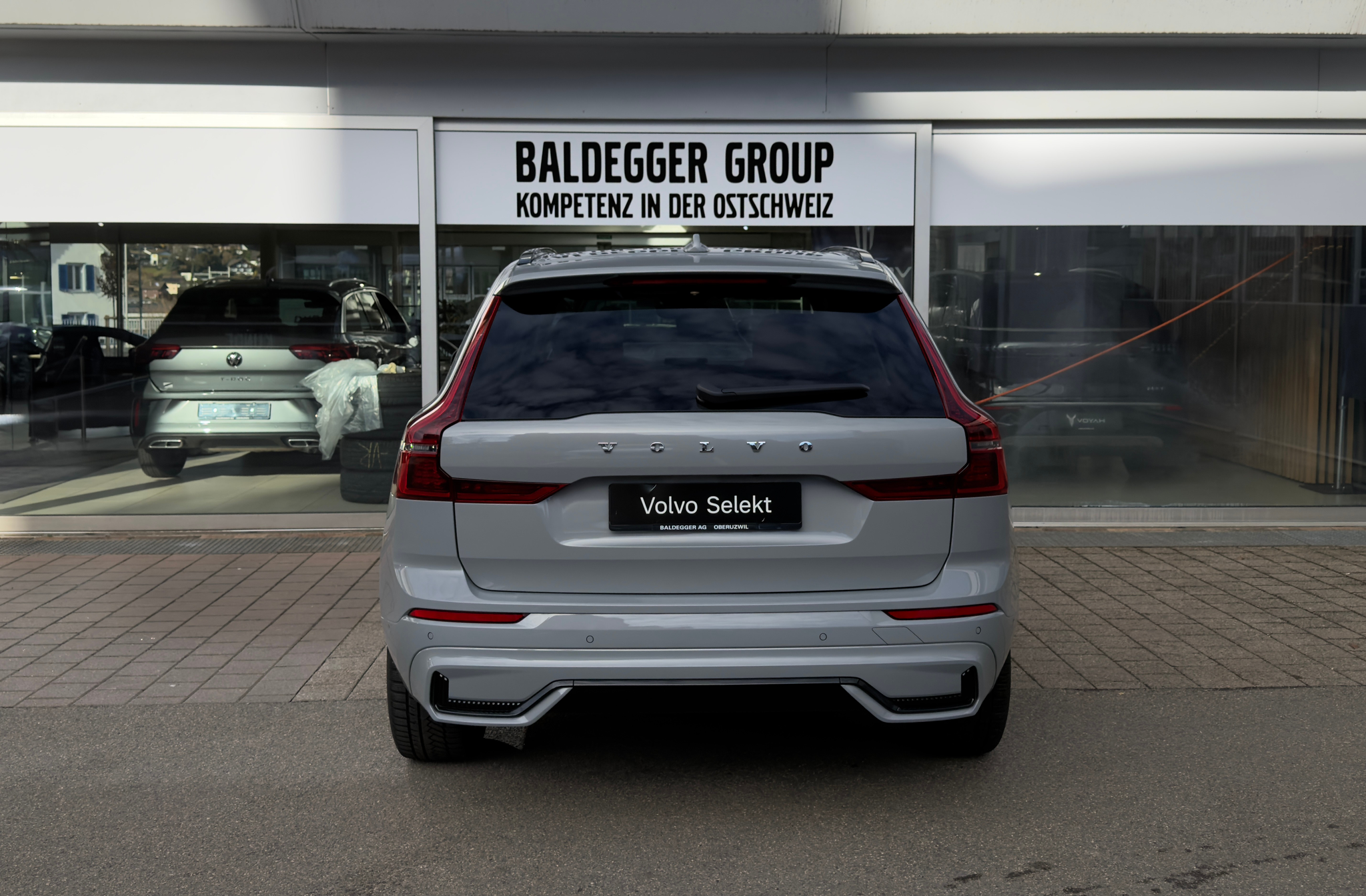 listing desktop thumbnail image 4