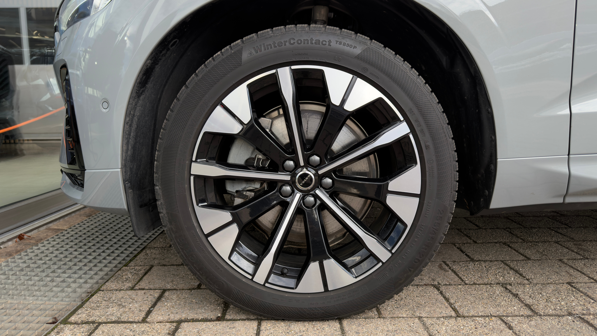 listing desktop thumbnail image 5