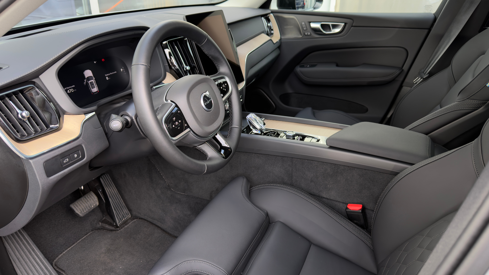 listing desktop thumbnail image 6