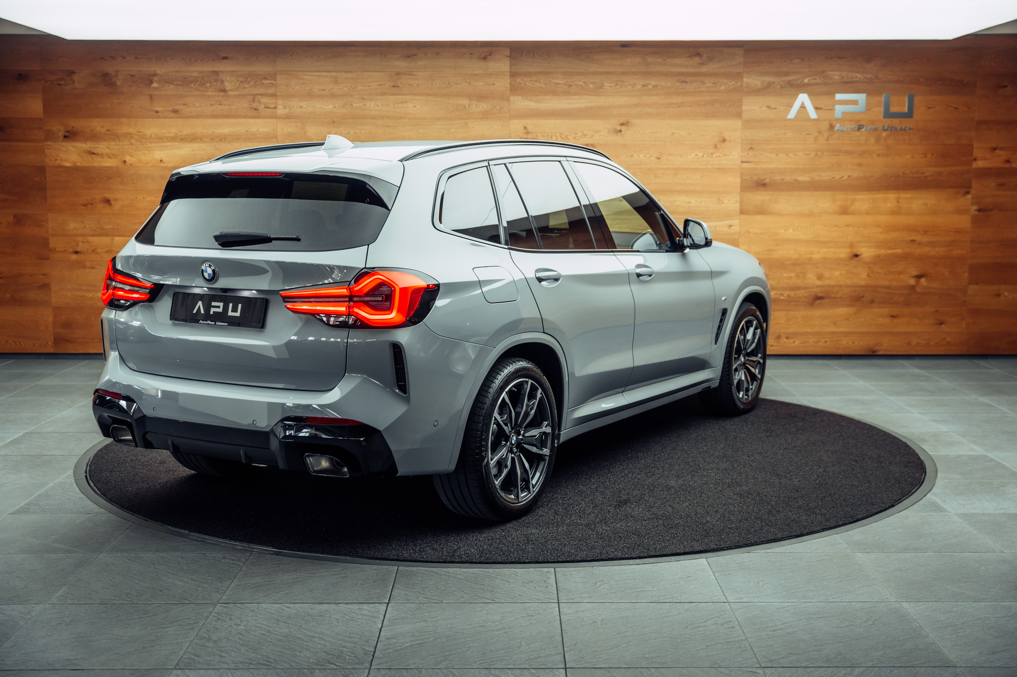 listing desktop thumbnail image 1