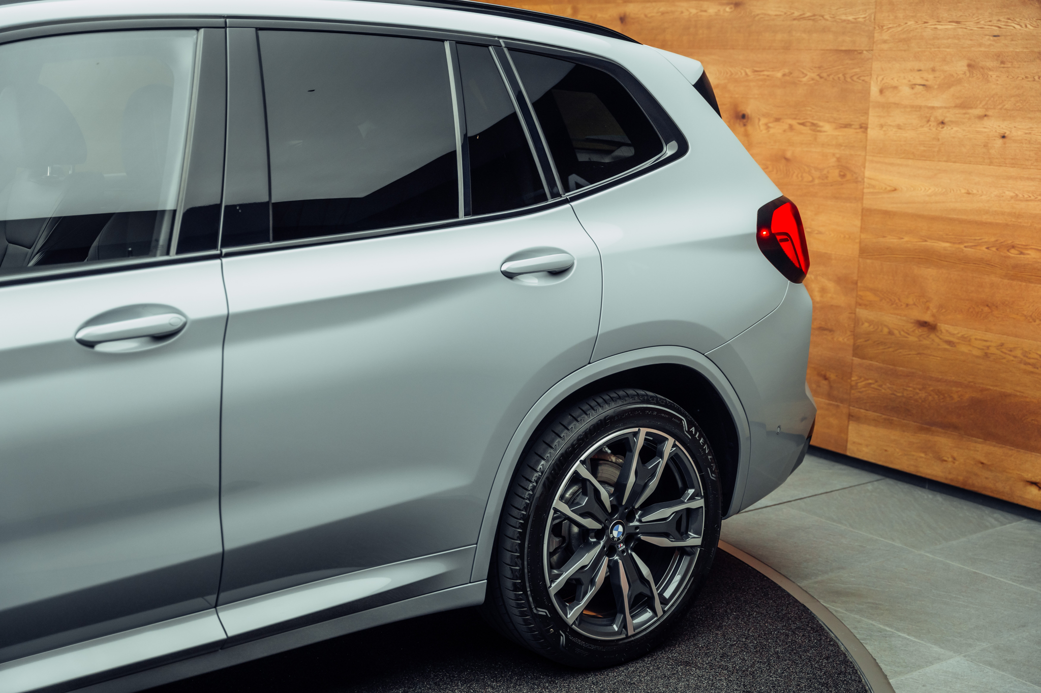 listing desktop thumbnail image 13