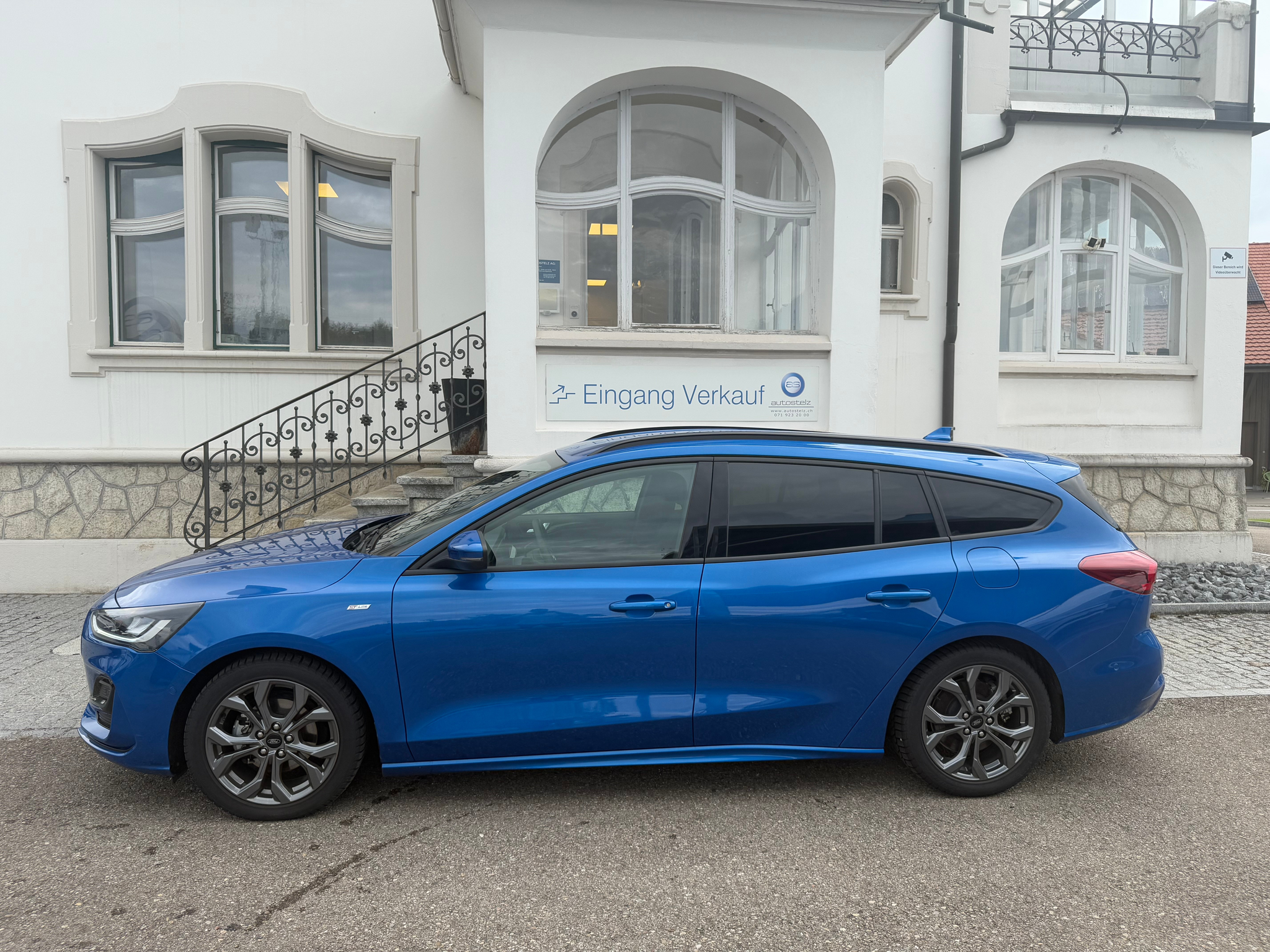 listing desktop thumbnail image 2