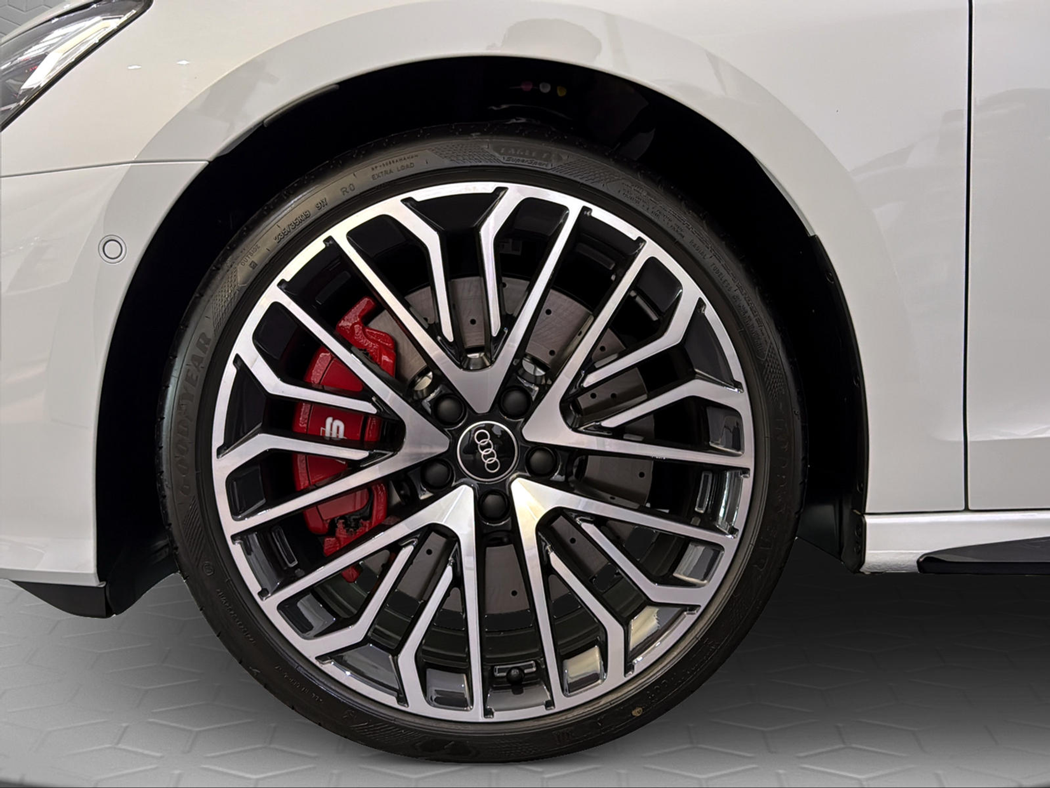 listing desktop thumbnail image 5