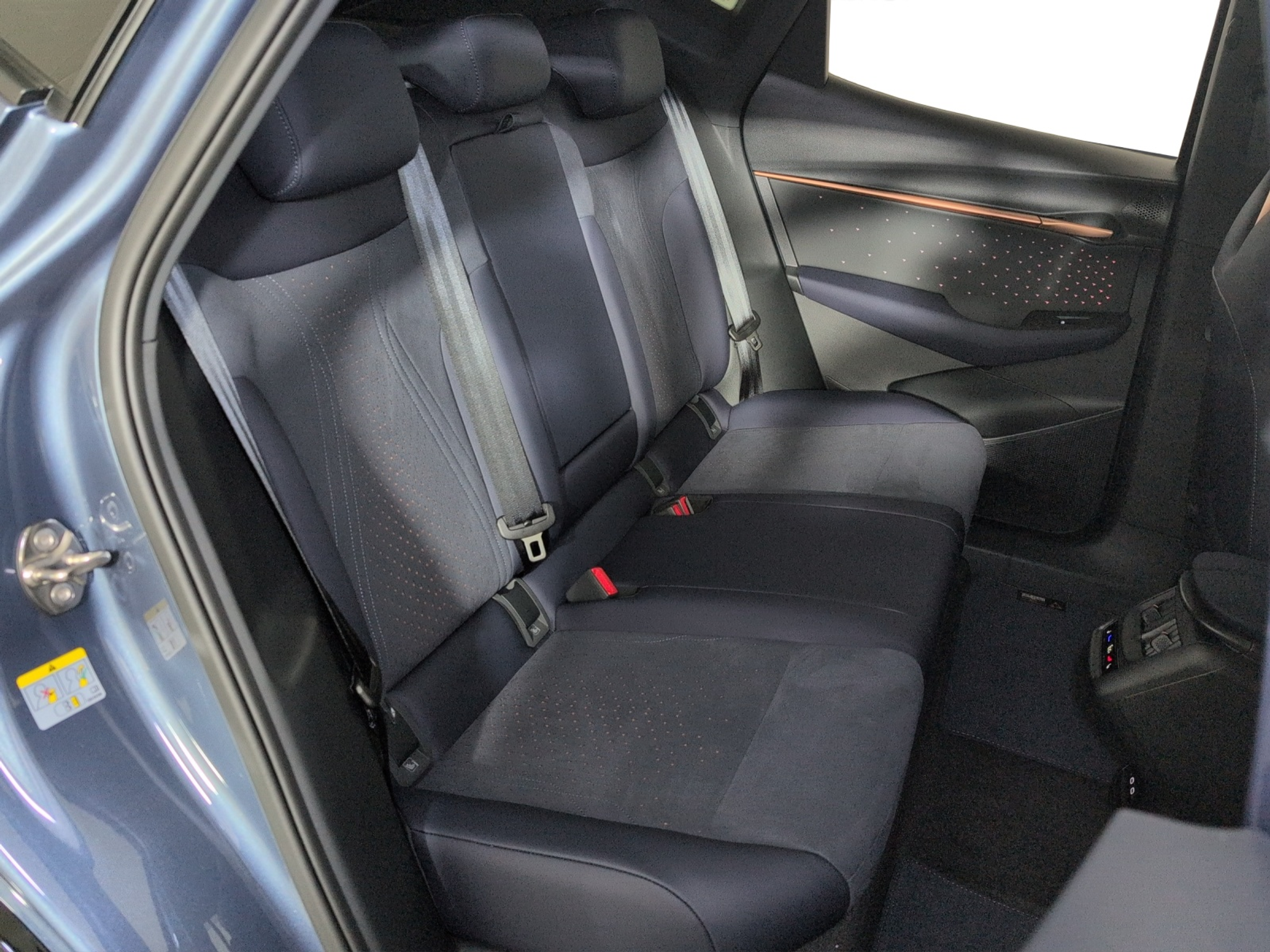 listing desktop thumbnail image 7