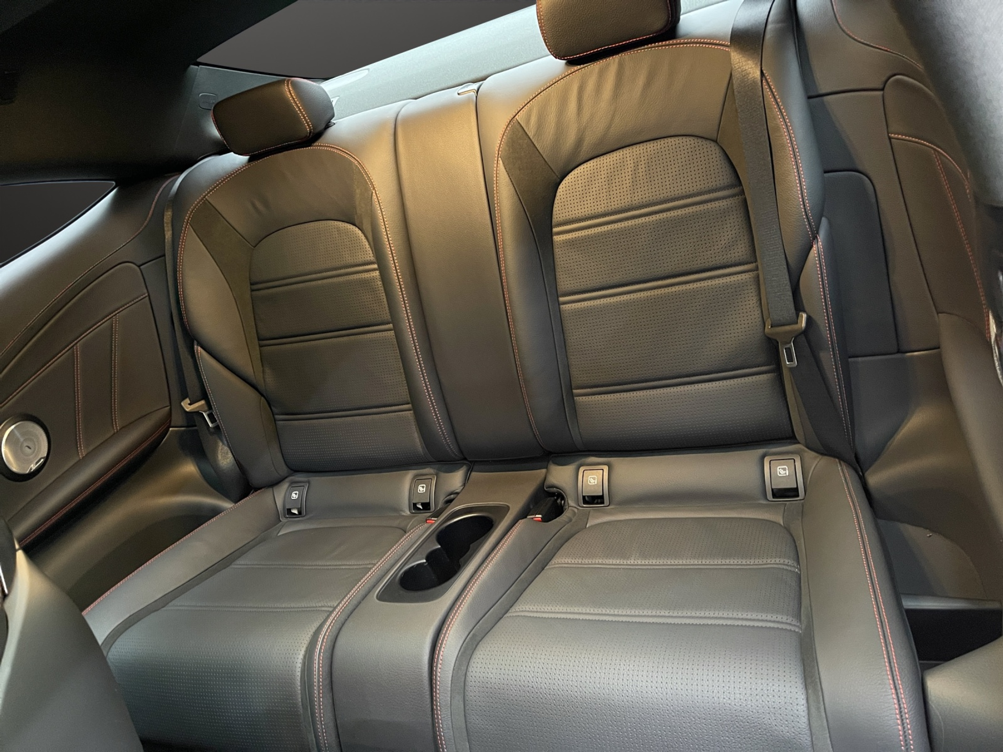 listing desktop thumbnail image 9