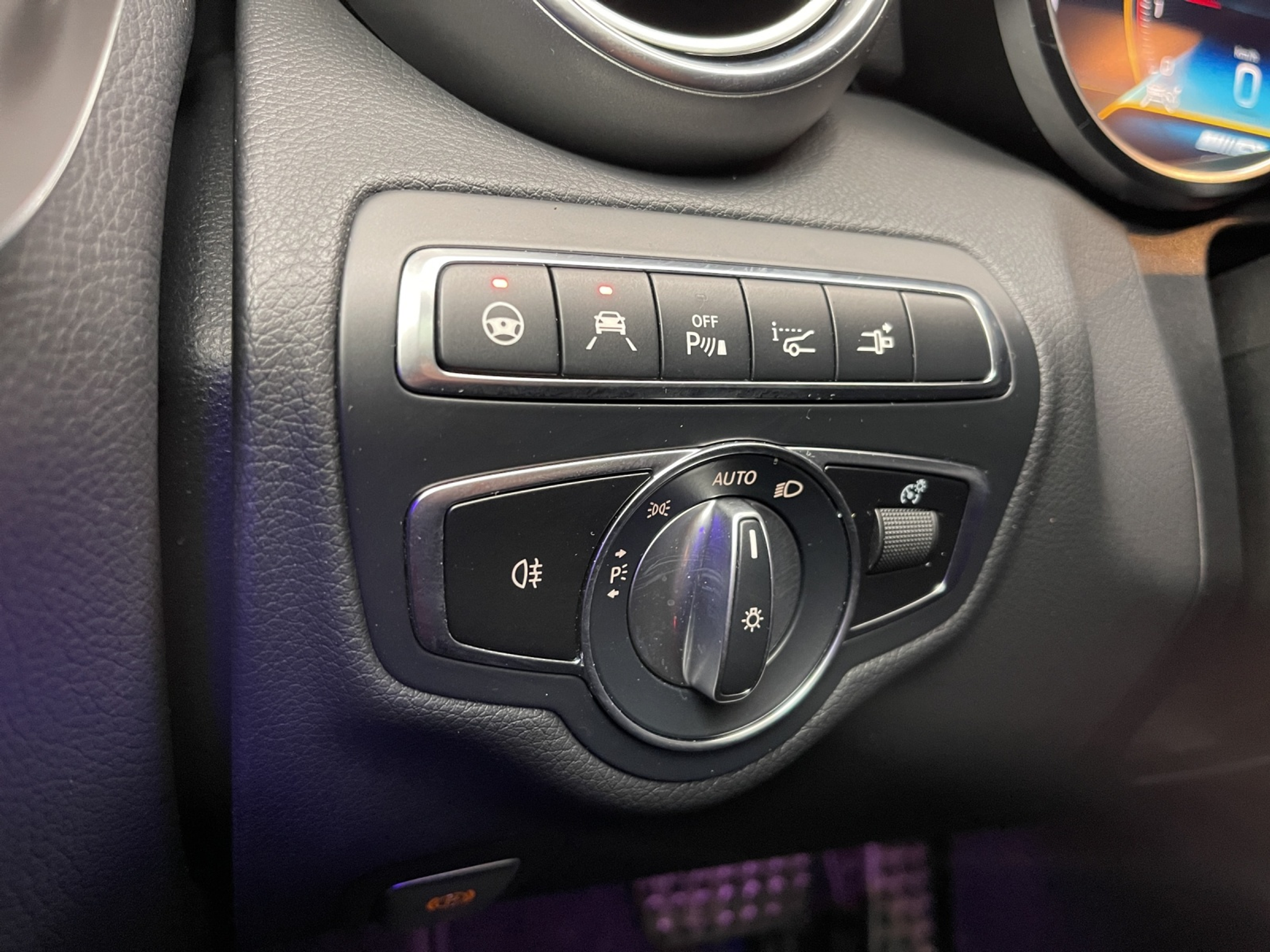 listing desktop thumbnail image 12