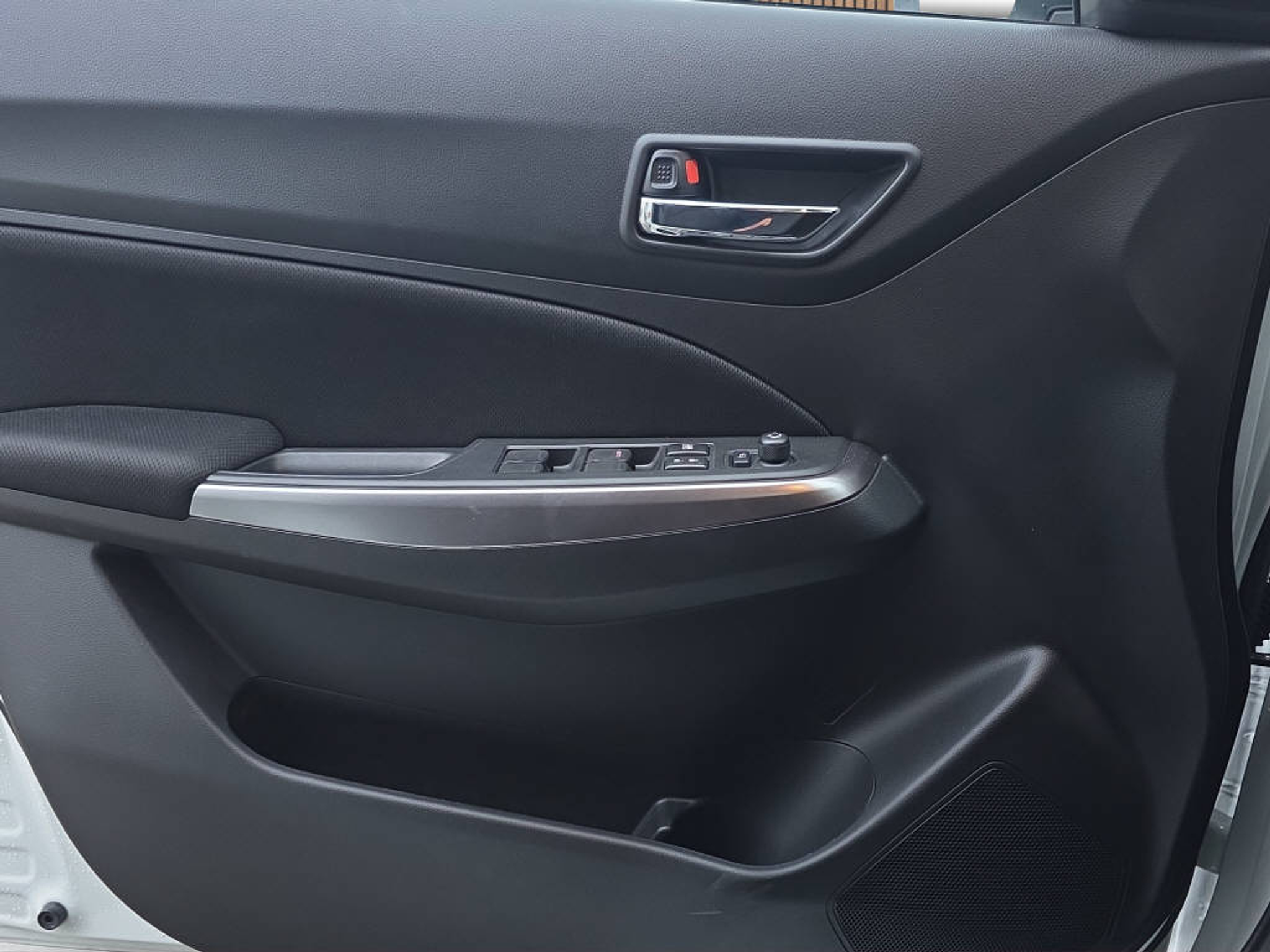 listing desktop thumbnail image 23