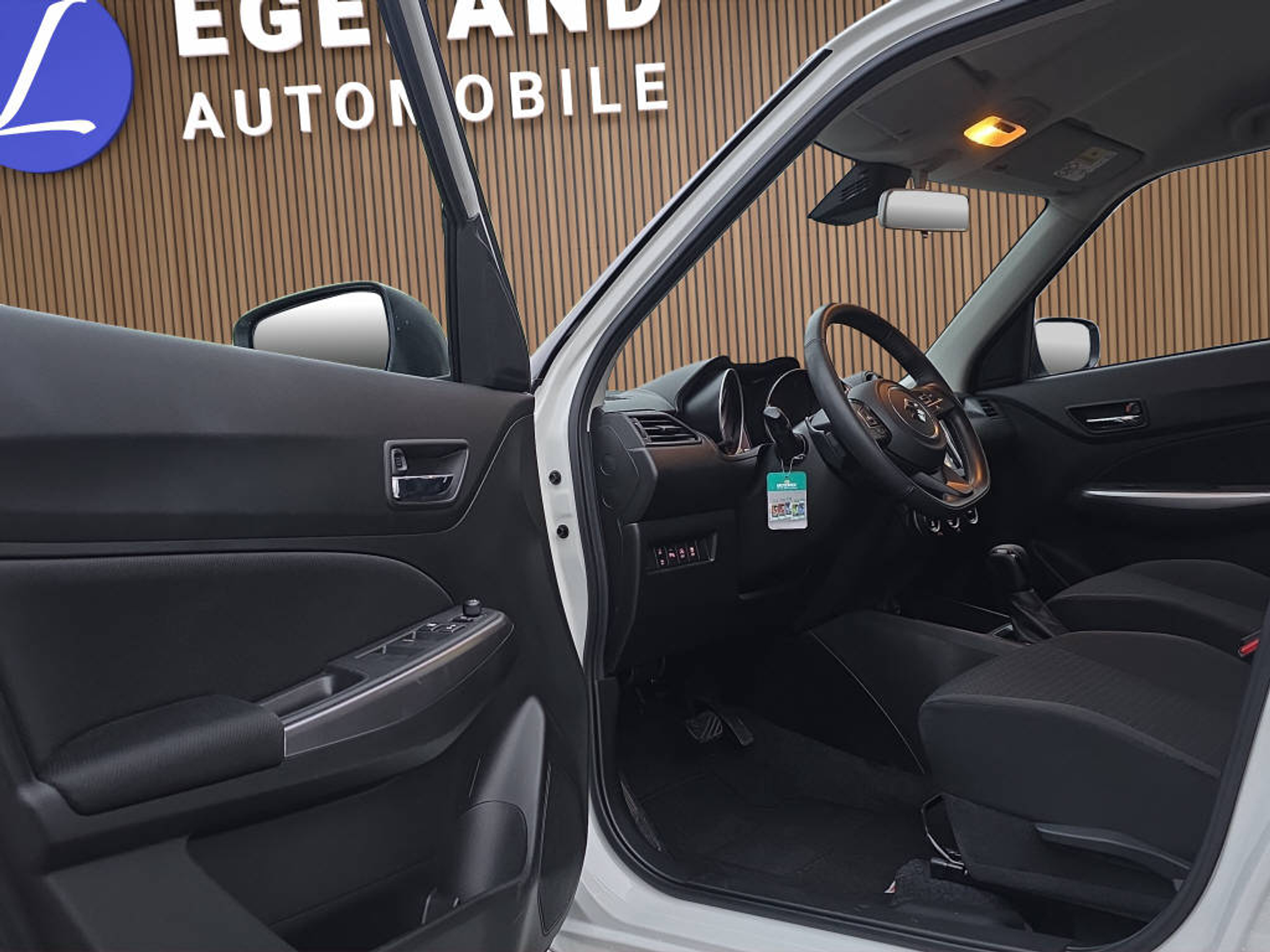 listing desktop thumbnail image 21