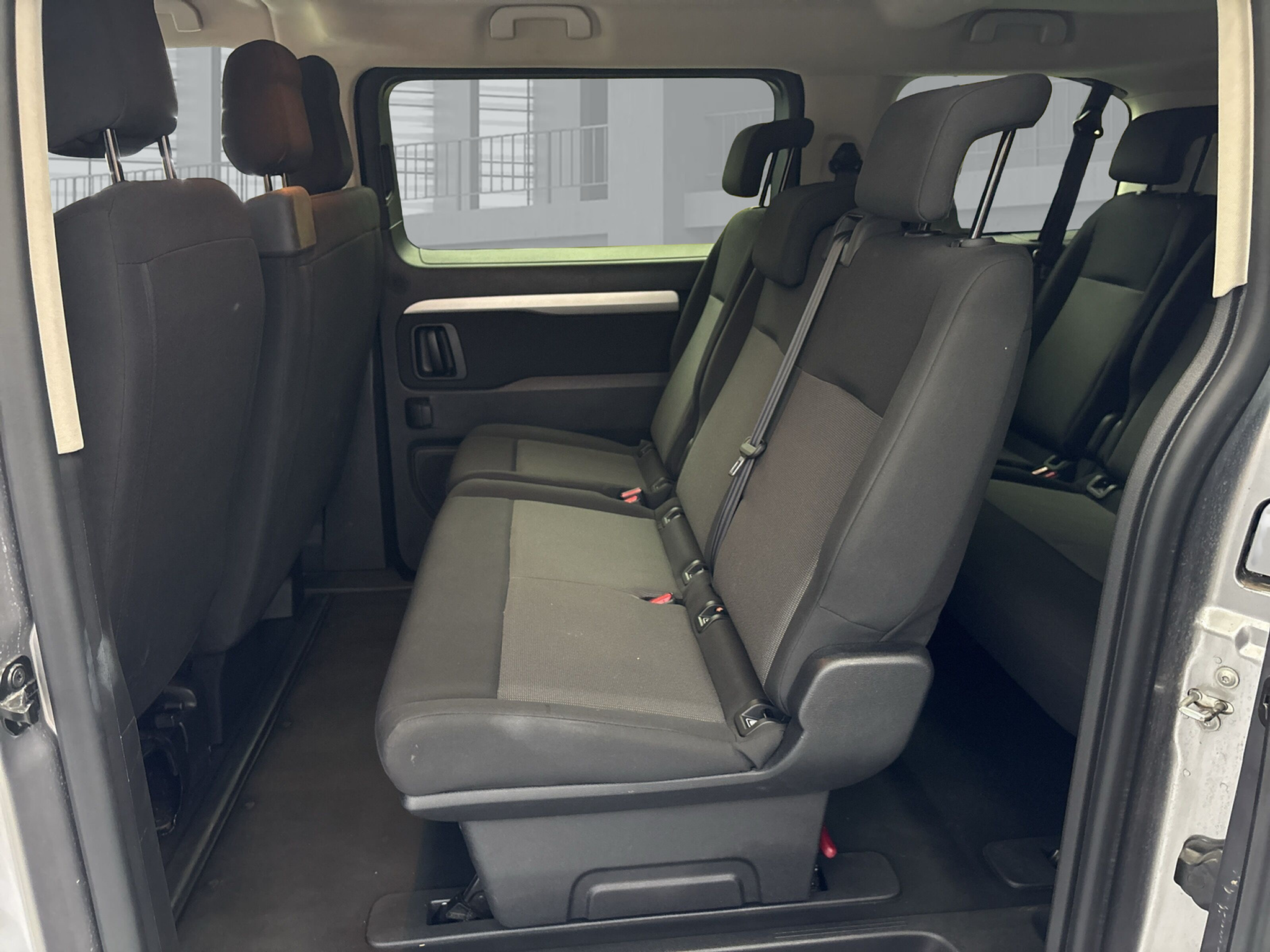 listing desktop thumbnail image 14