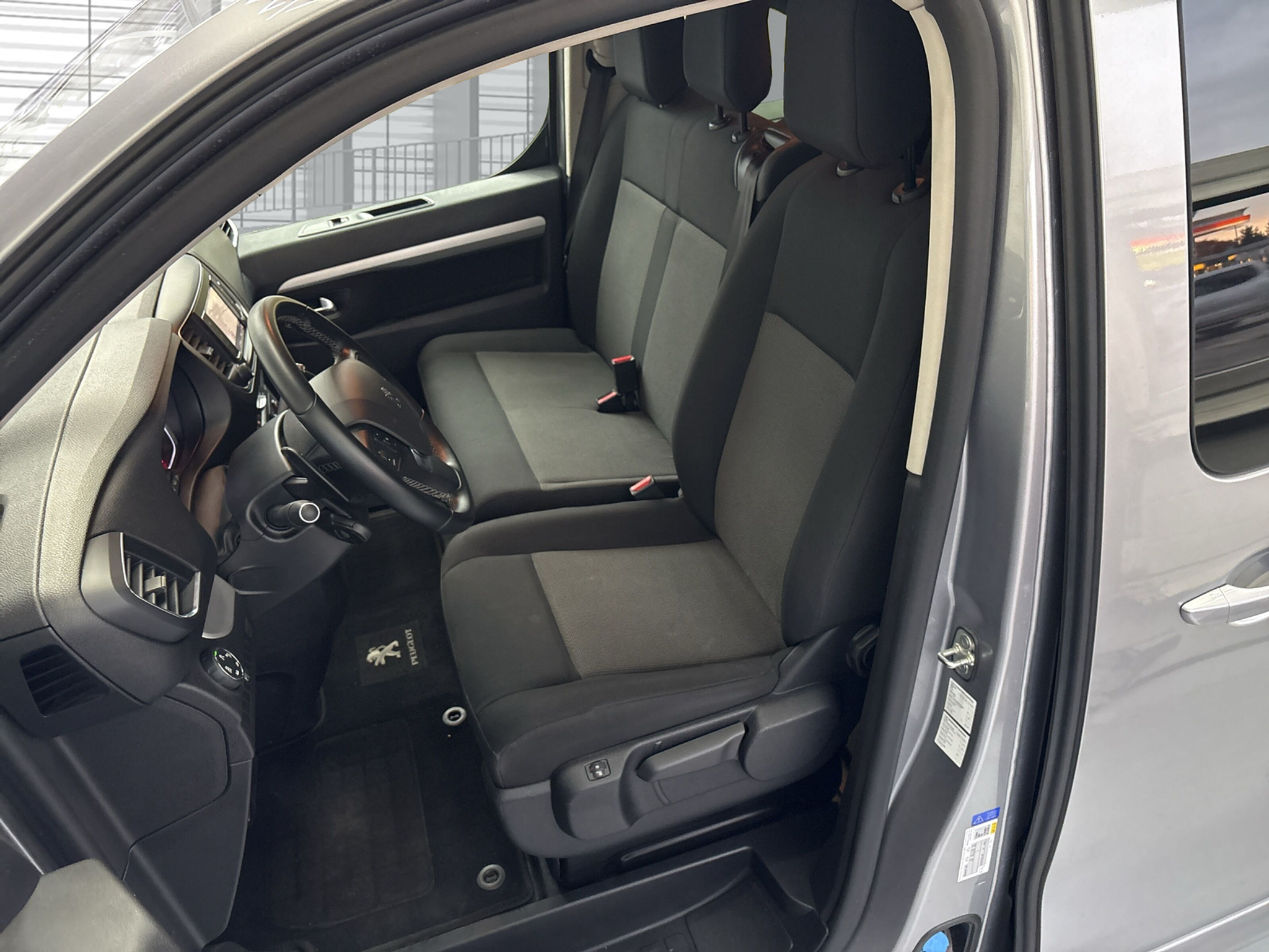 listing desktop thumbnail image 12