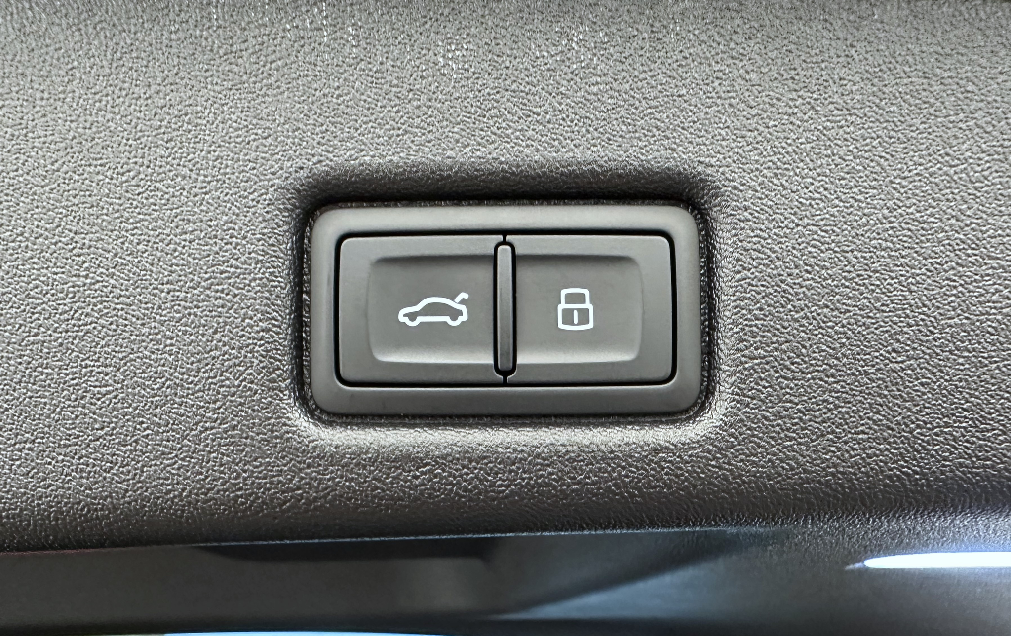 listing desktop thumbnail image 24