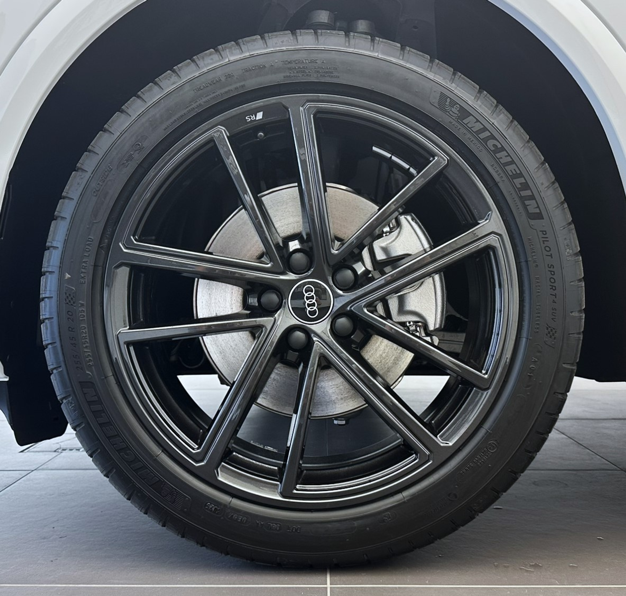 listing desktop thumbnail image 2