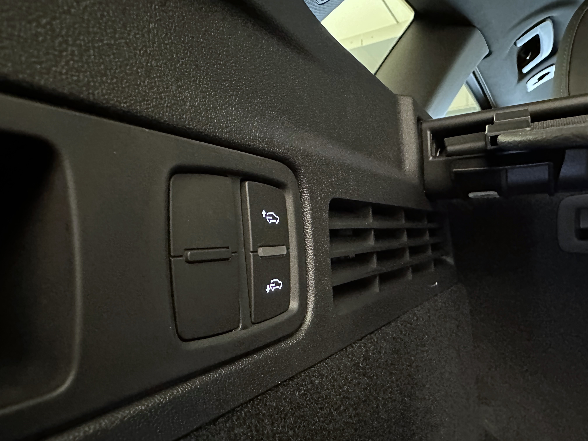 listing desktop thumbnail image 23