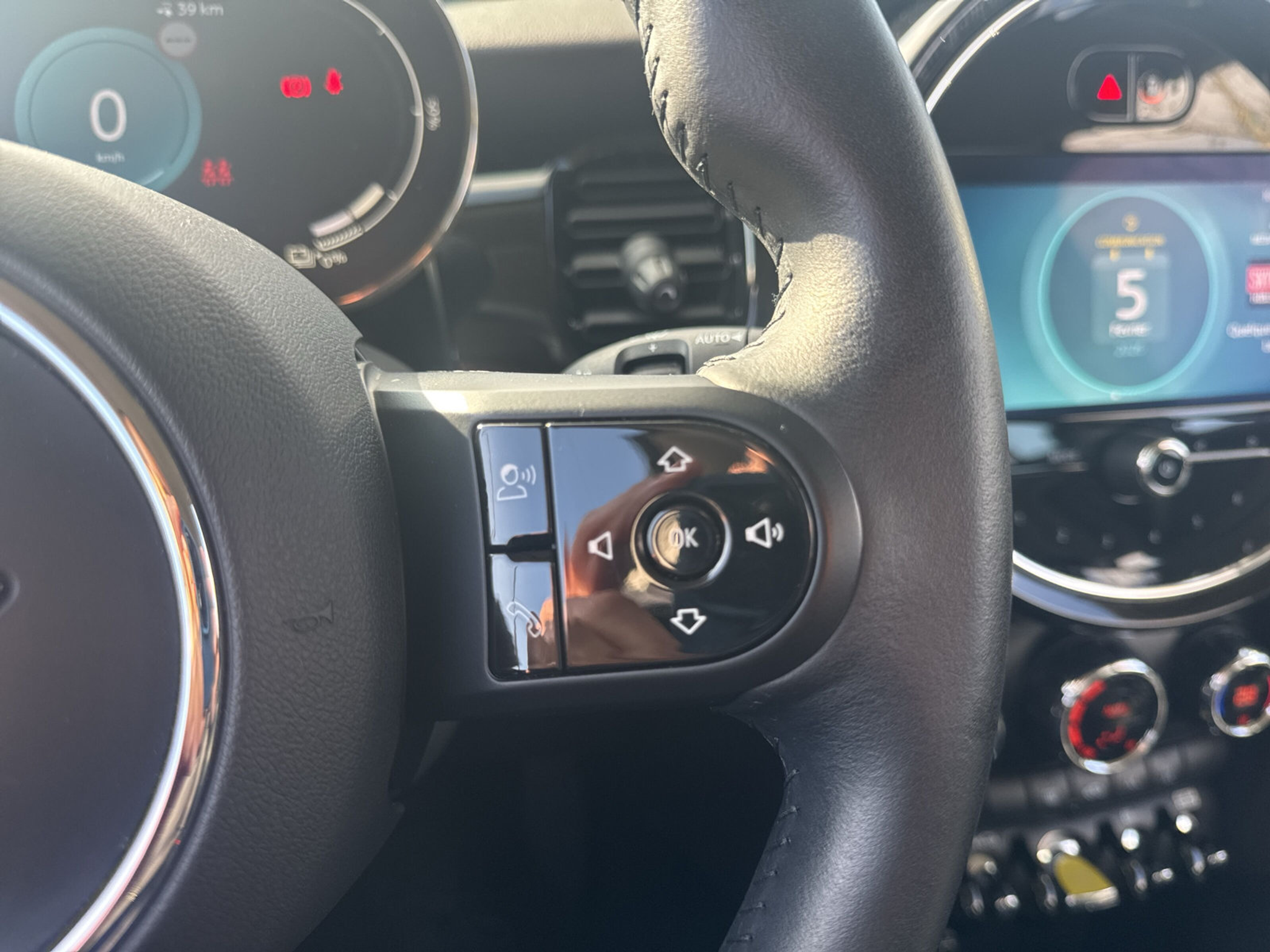 listing desktop thumbnail image 16