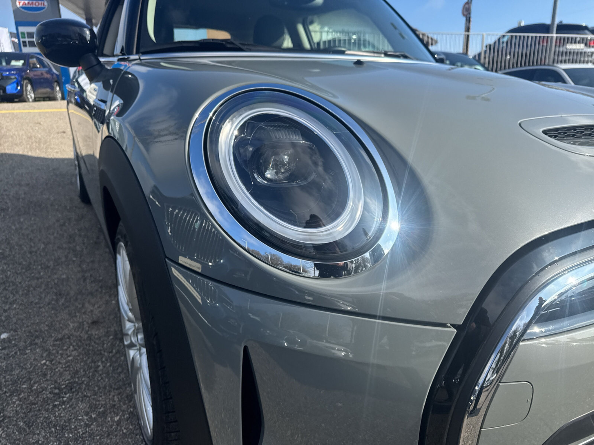 listing desktop thumbnail image 18