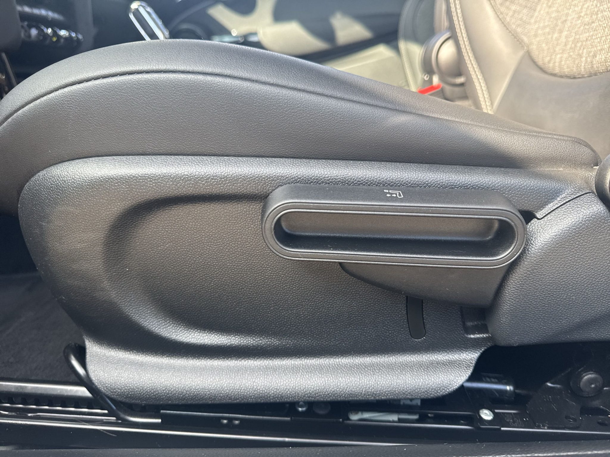 listing desktop thumbnail image 19