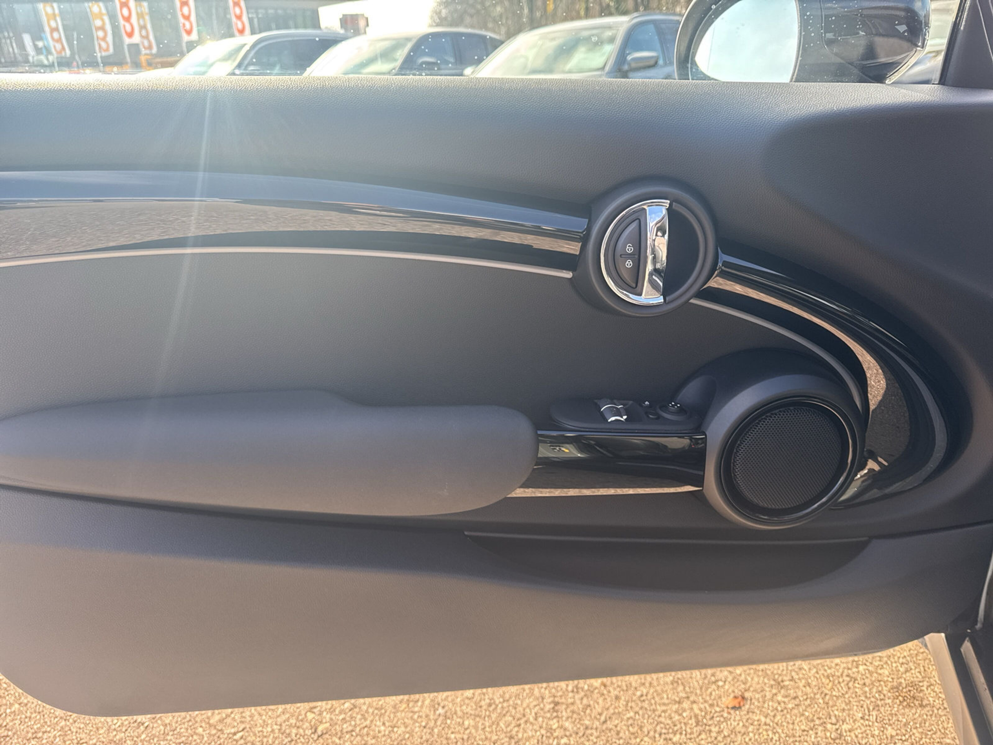 listing desktop thumbnail image 17