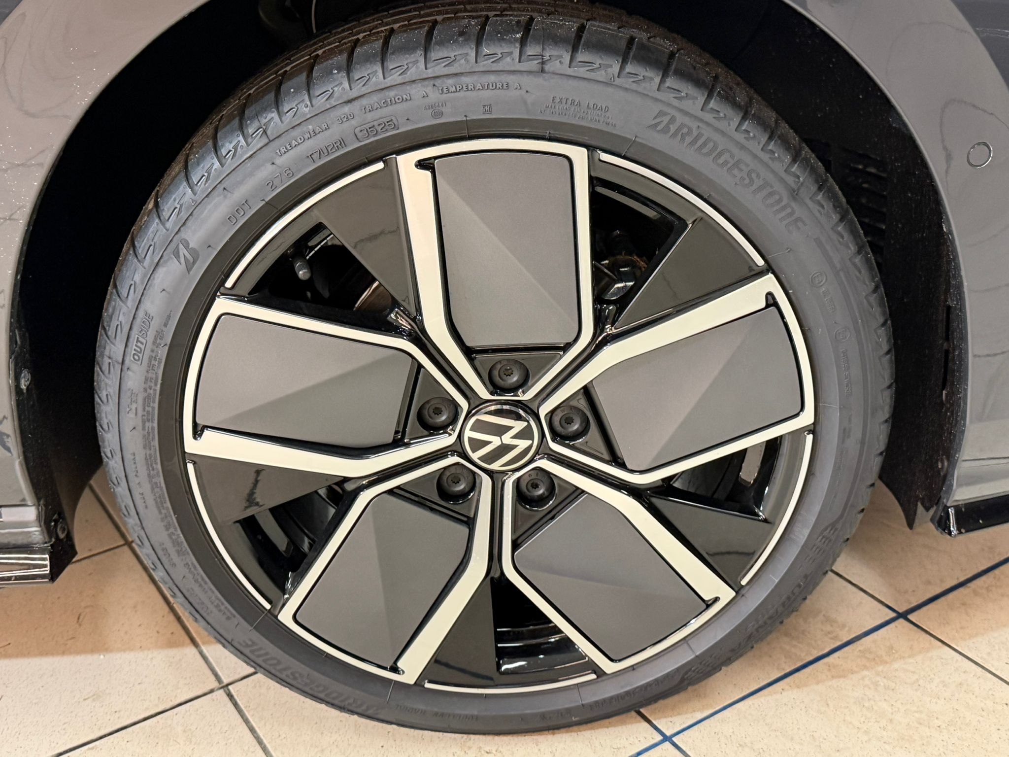 listing desktop thumbnail image 4