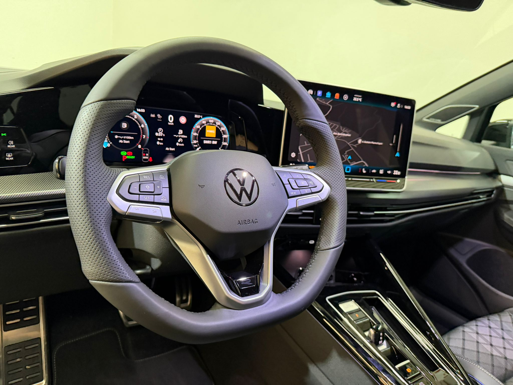 listing desktop thumbnail image 5