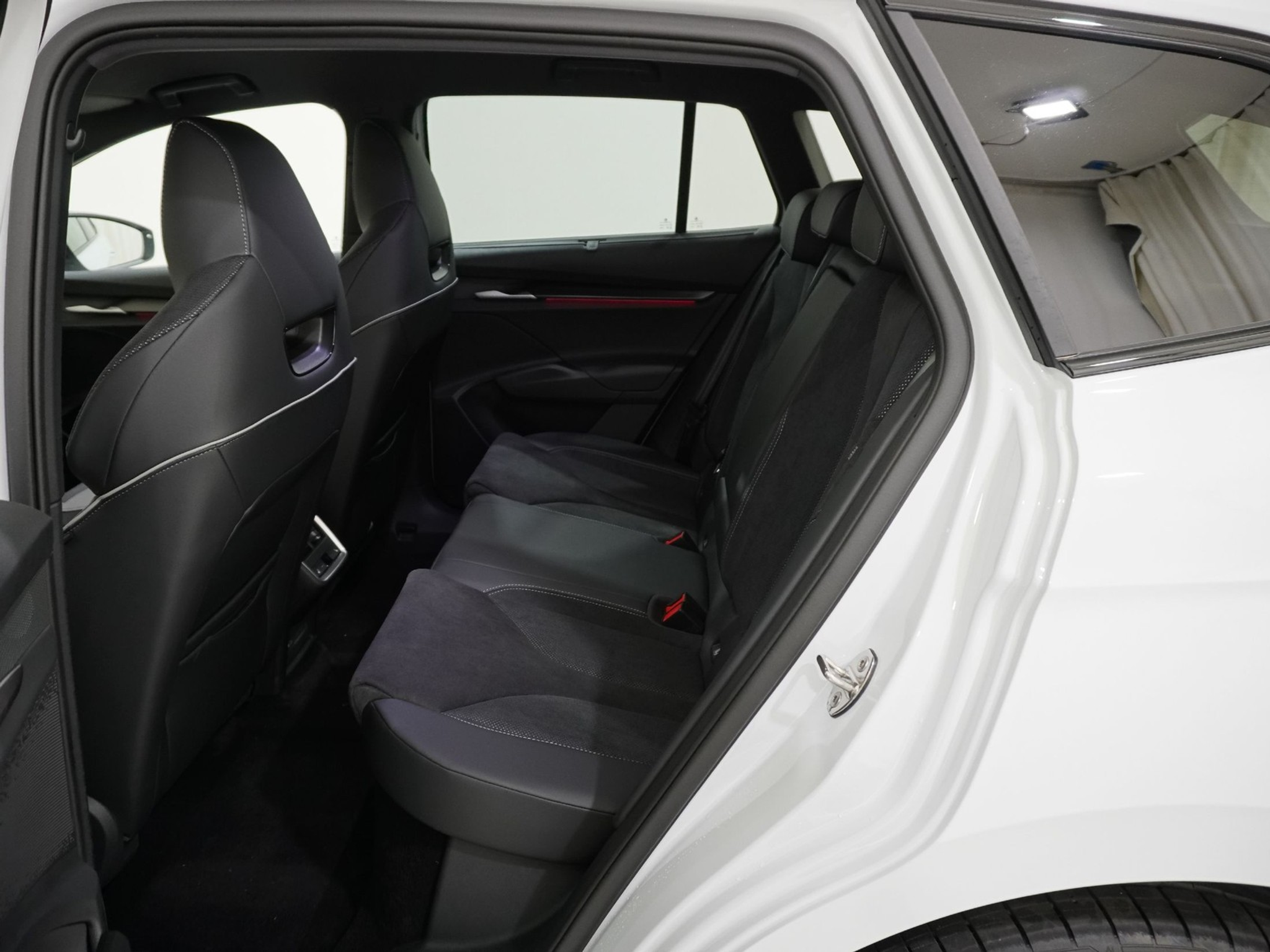 listing desktop thumbnail image 15