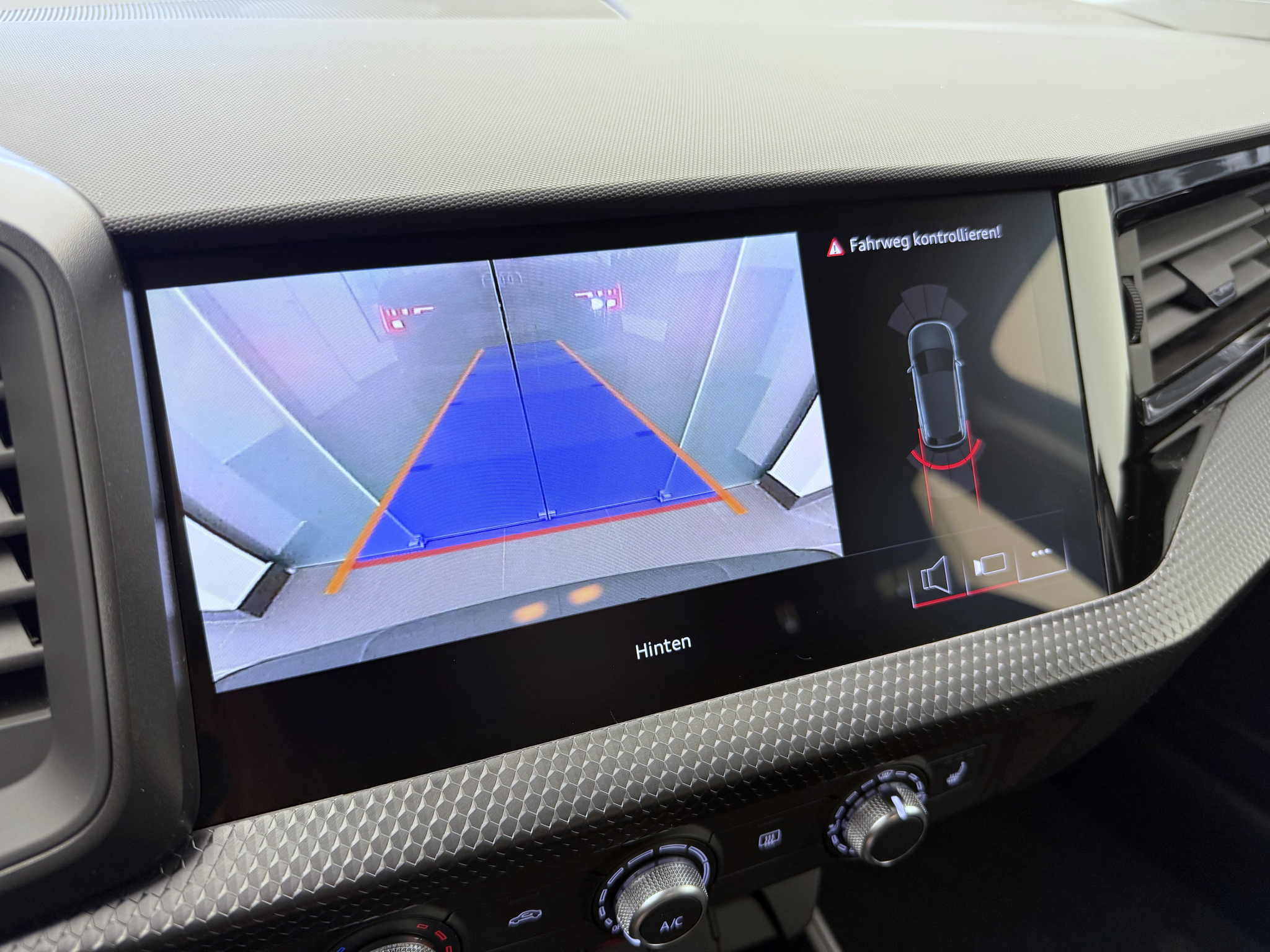 listing desktop thumbnail image 15