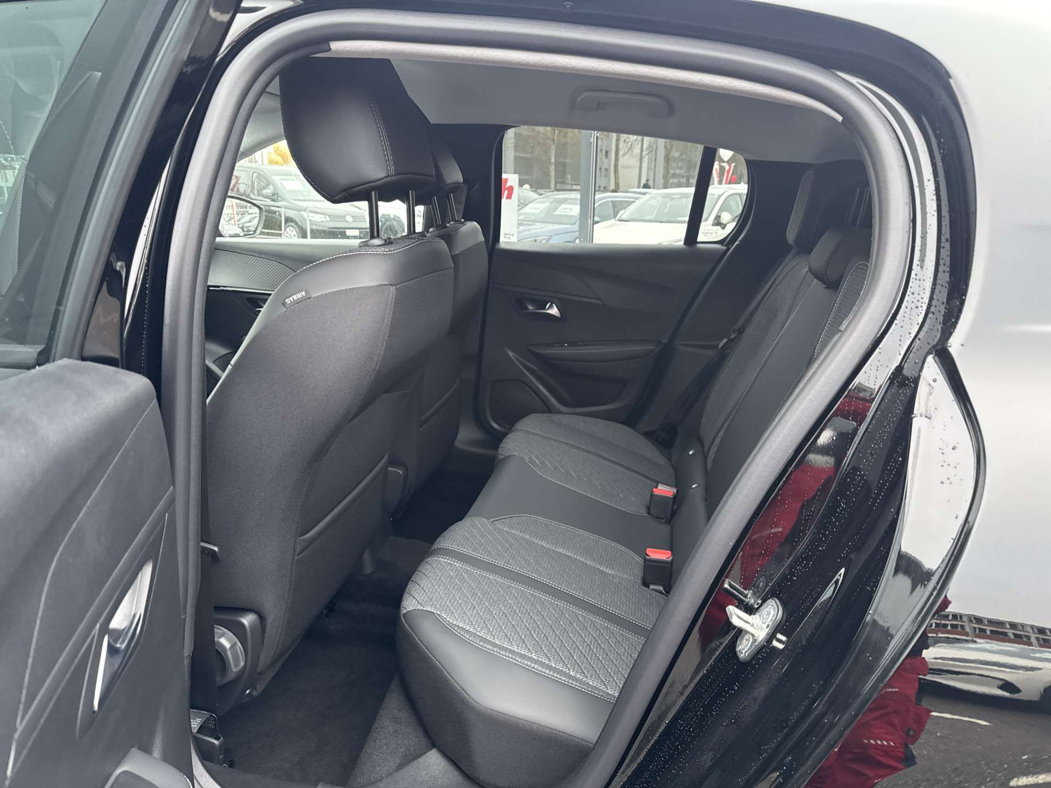 listing desktop thumbnail image 6