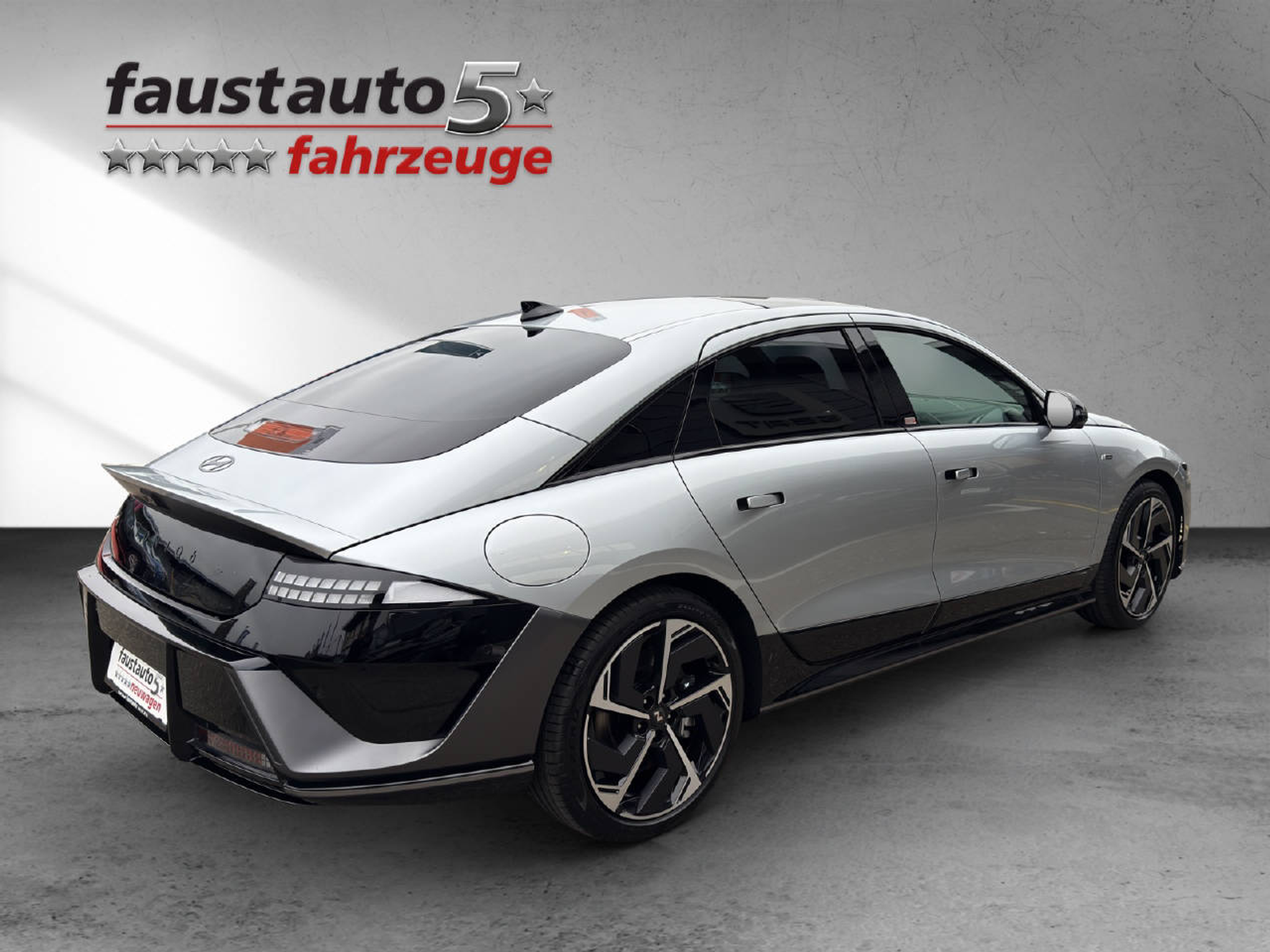 listing desktop thumbnail image 4