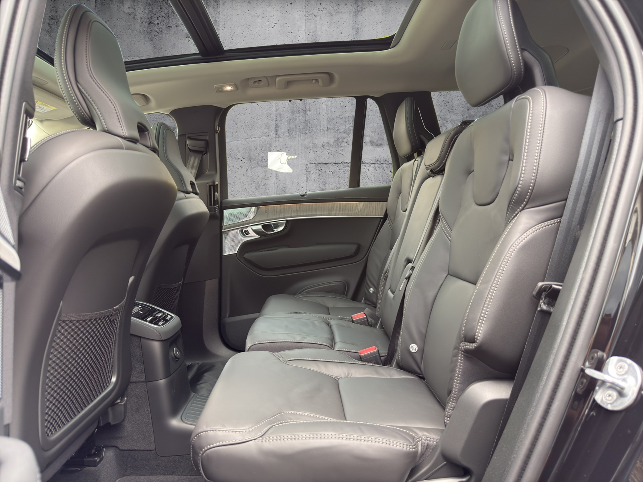 listing desktop thumbnail image 12