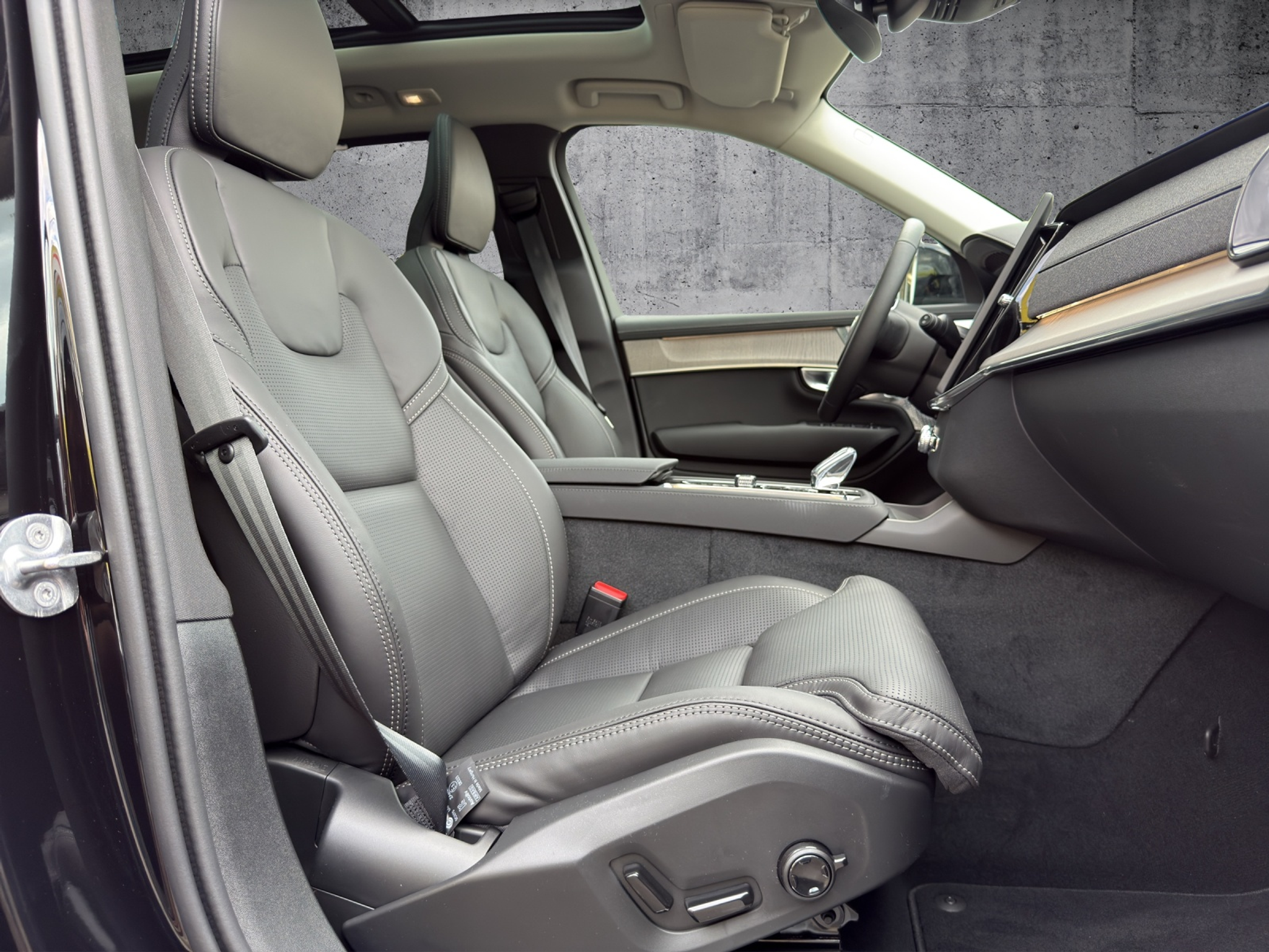 listing desktop thumbnail image 16