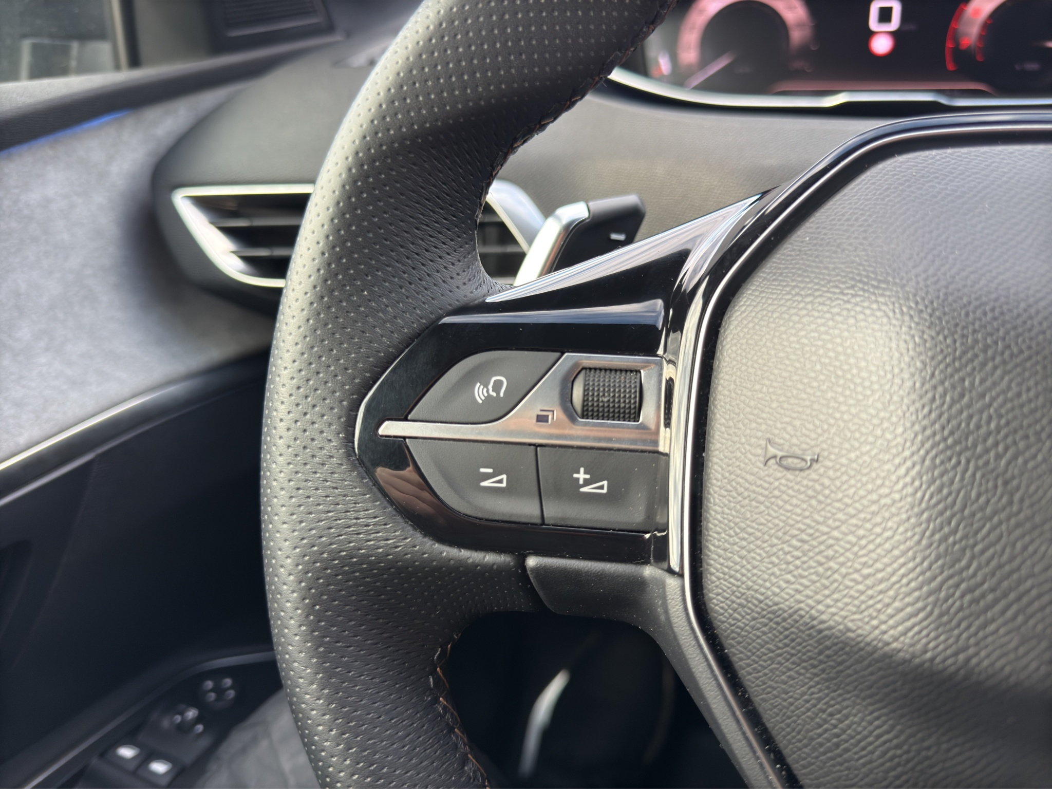 listing desktop thumbnail image 29