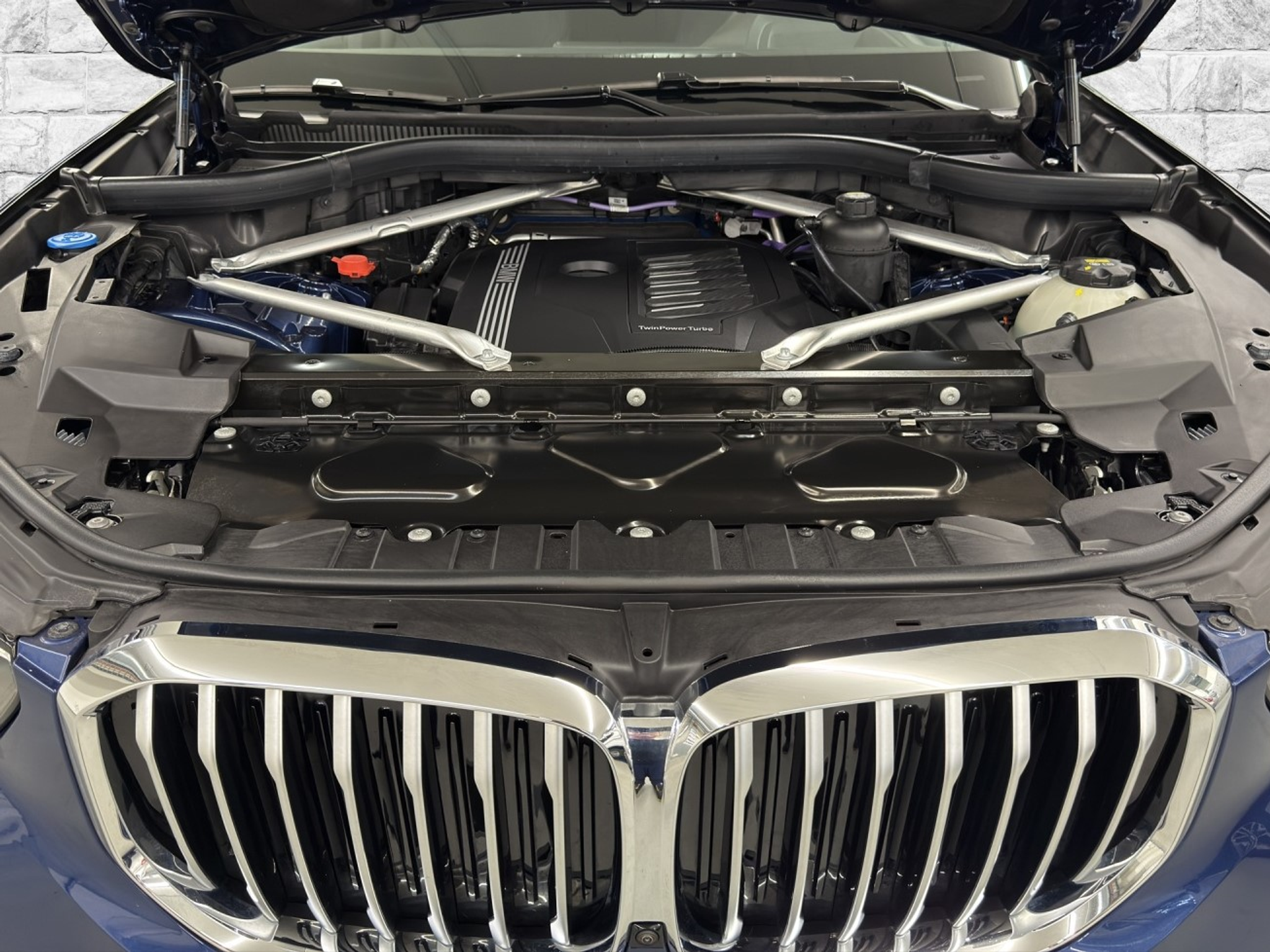 listing desktop thumbnail image 17