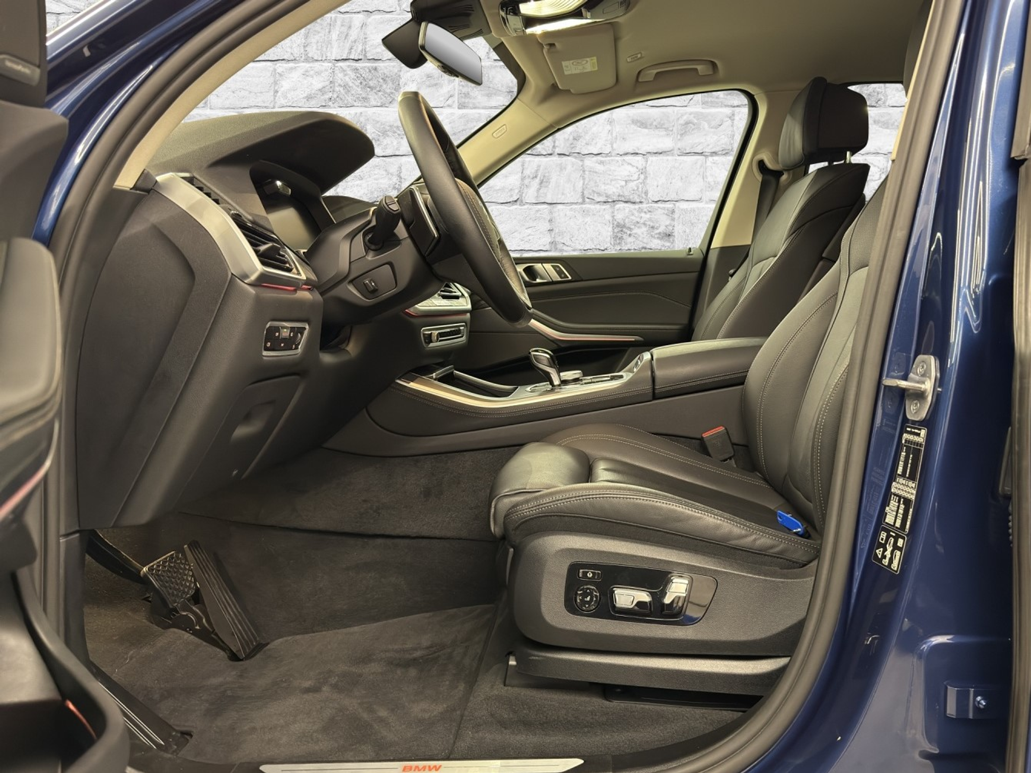 listing desktop thumbnail image 6