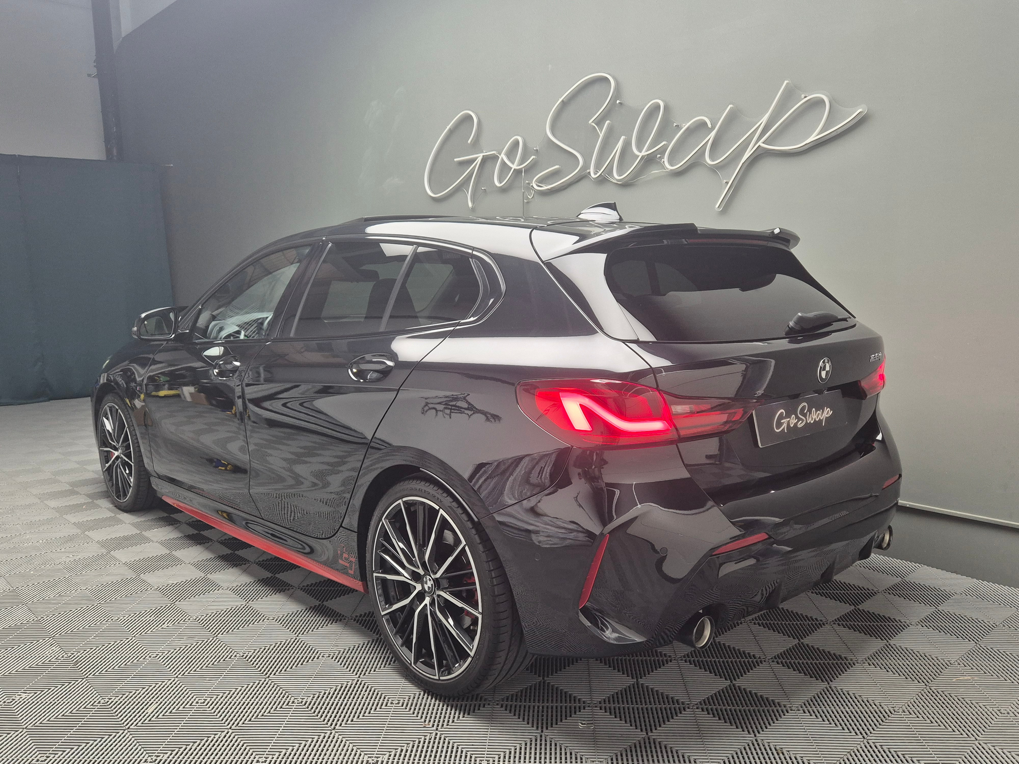 listing desktop thumbnail image 7