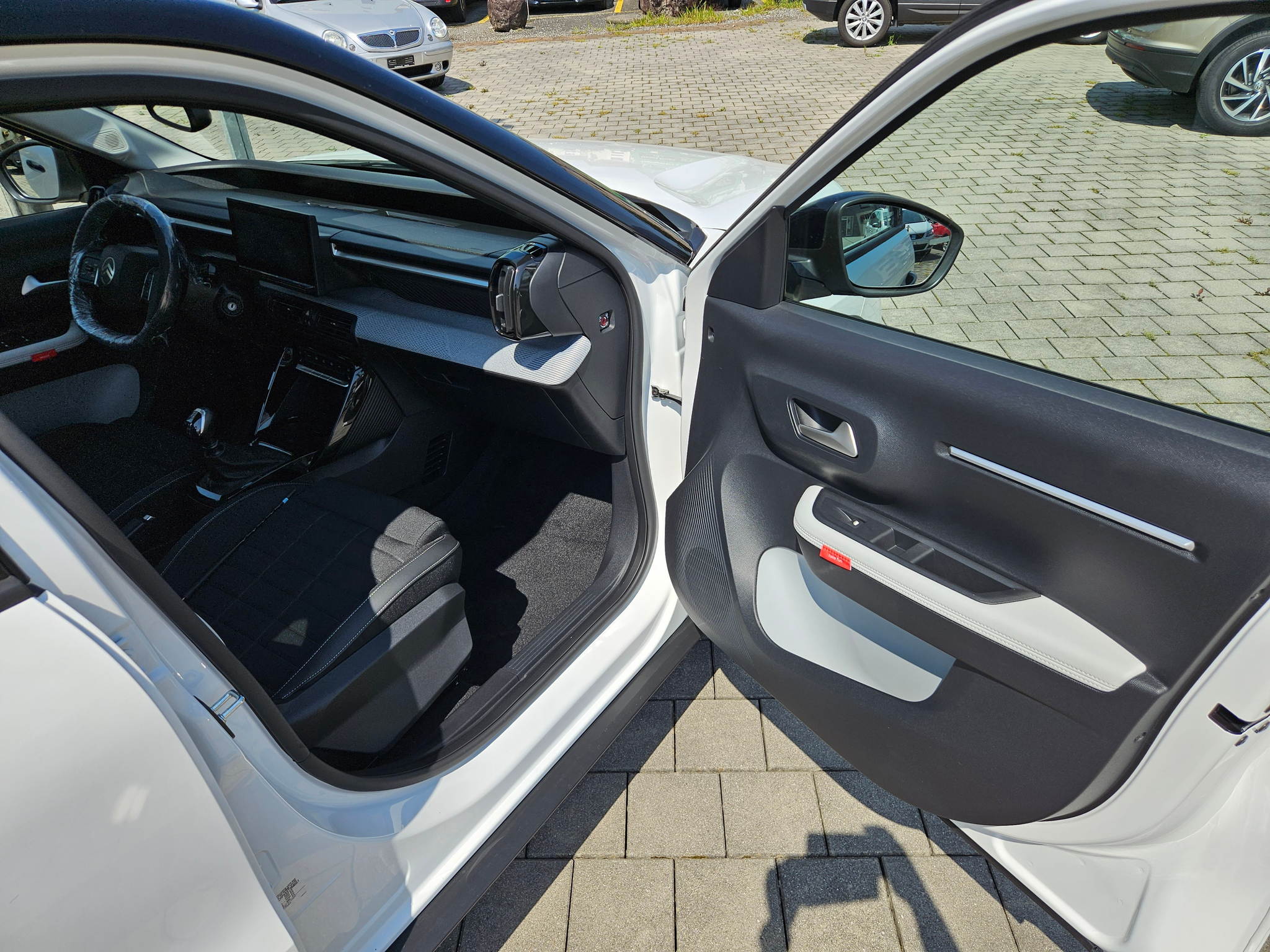 listing desktop thumbnail image 13