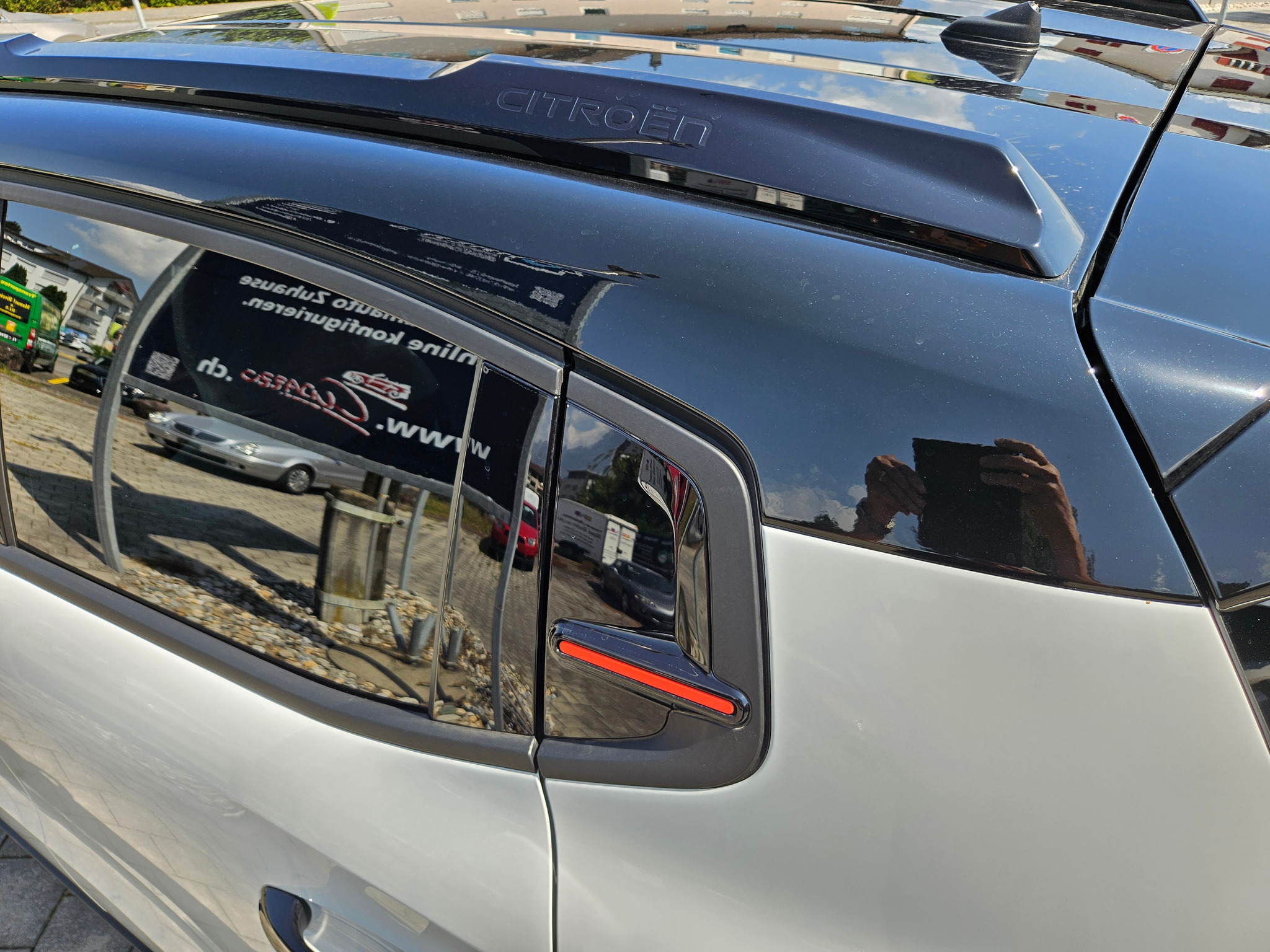 listing desktop thumbnail image 16