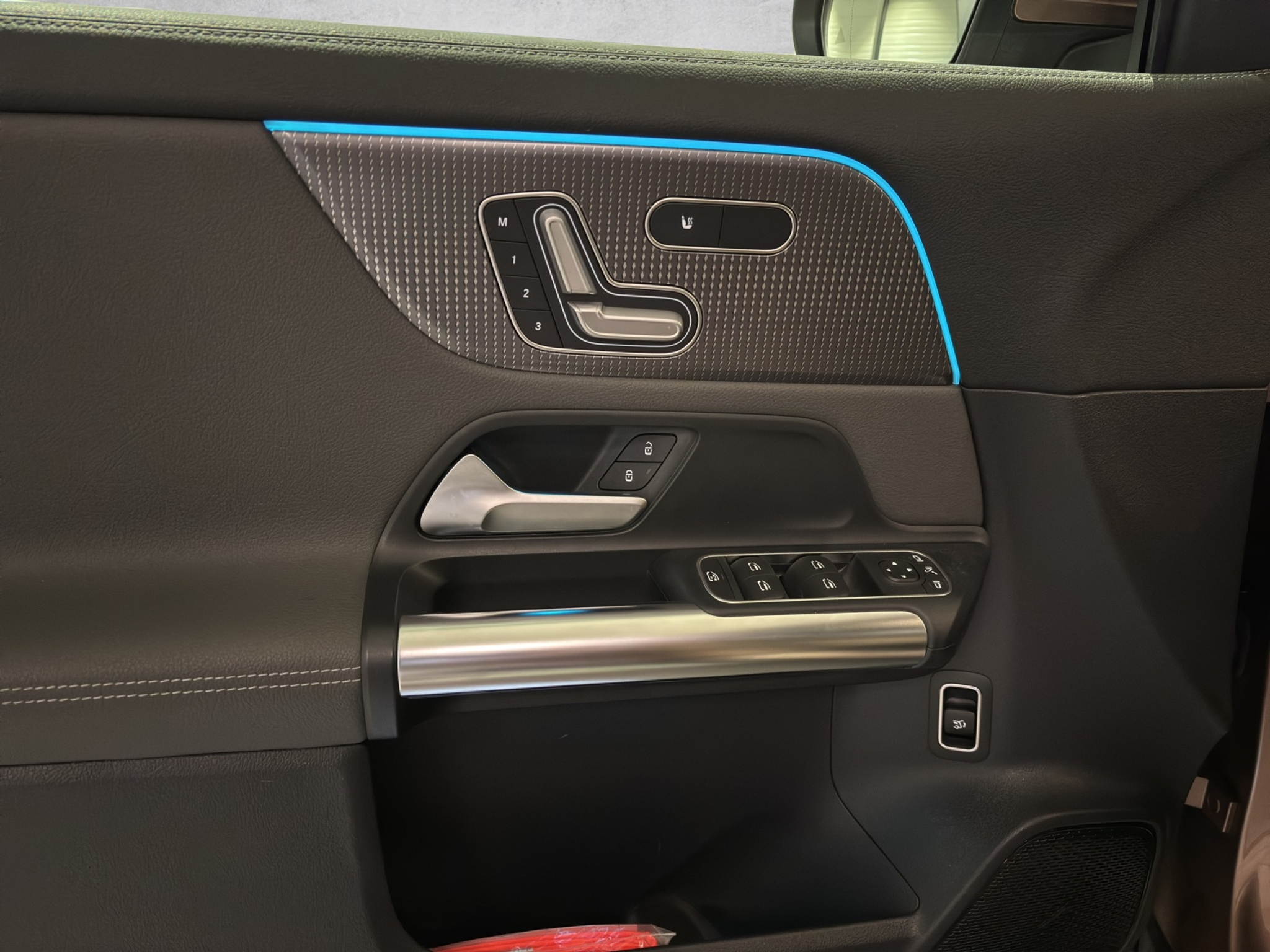 listing desktop thumbnail image 11