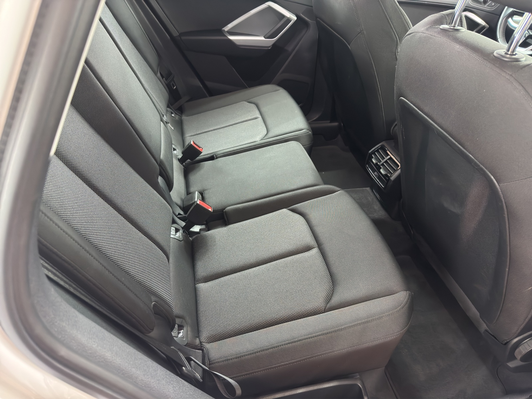 listing desktop thumbnail image 11