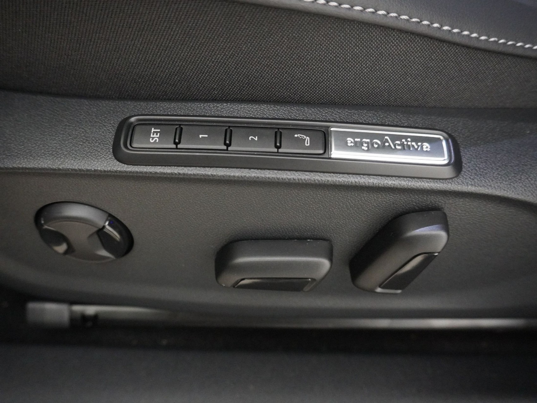 listing desktop thumbnail image 5