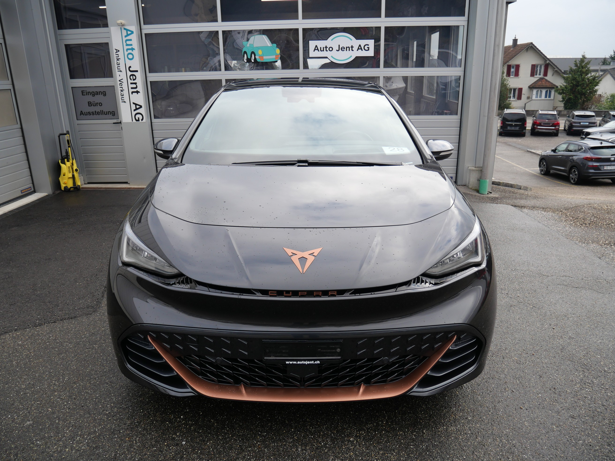 listing desktop thumbnail image 3