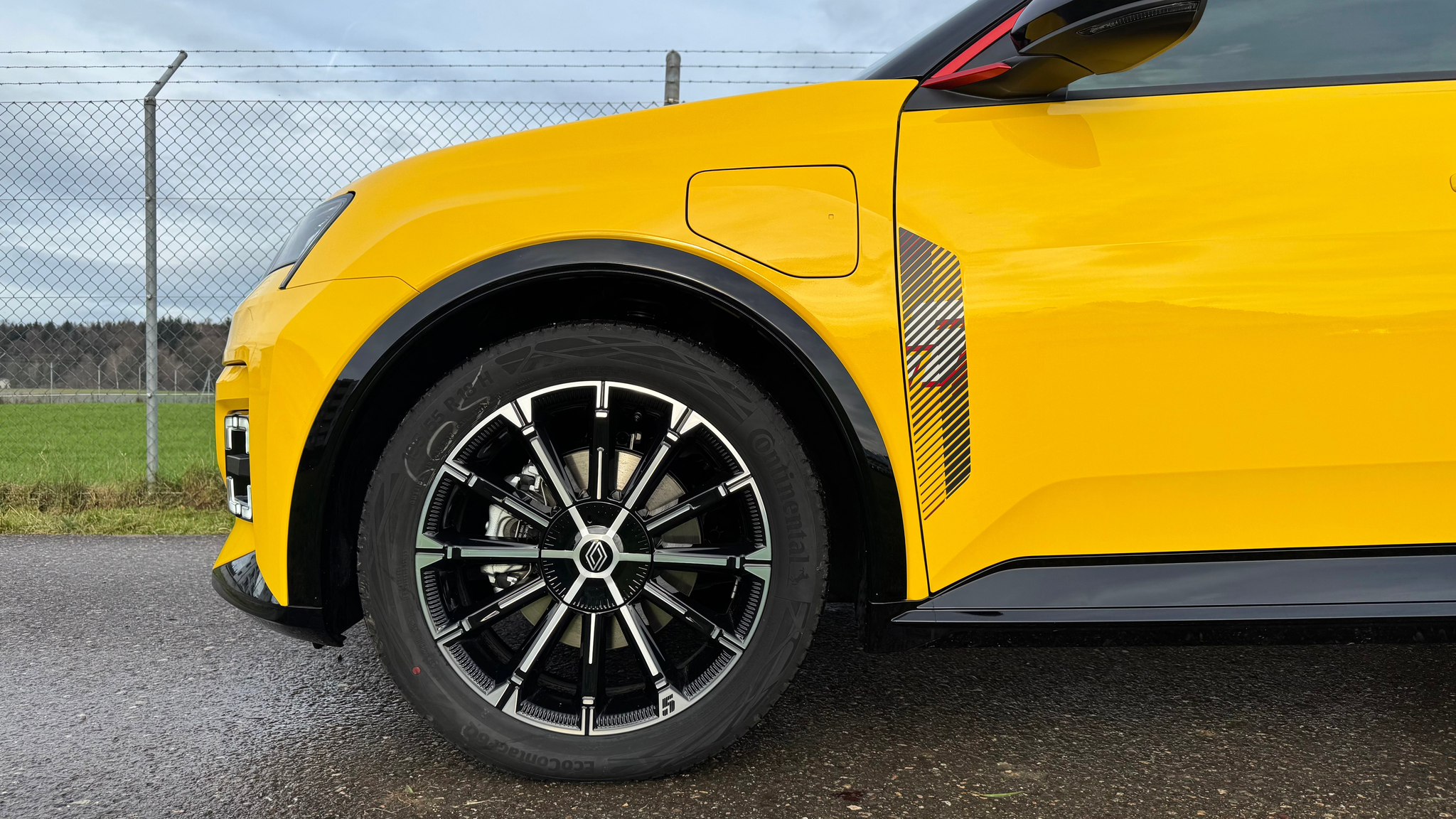 listing desktop thumbnail image 9