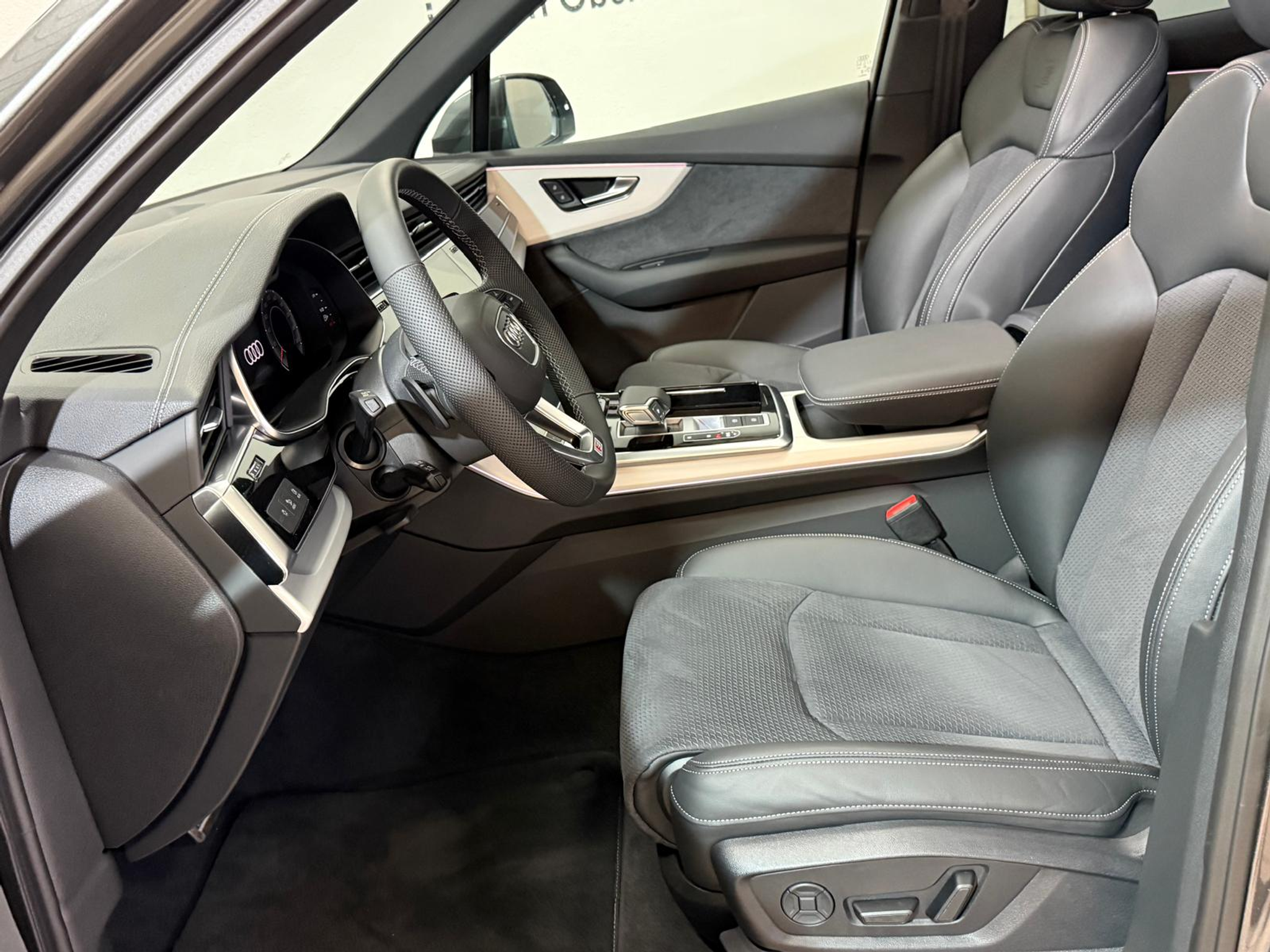 listing desktop thumbnail image 9