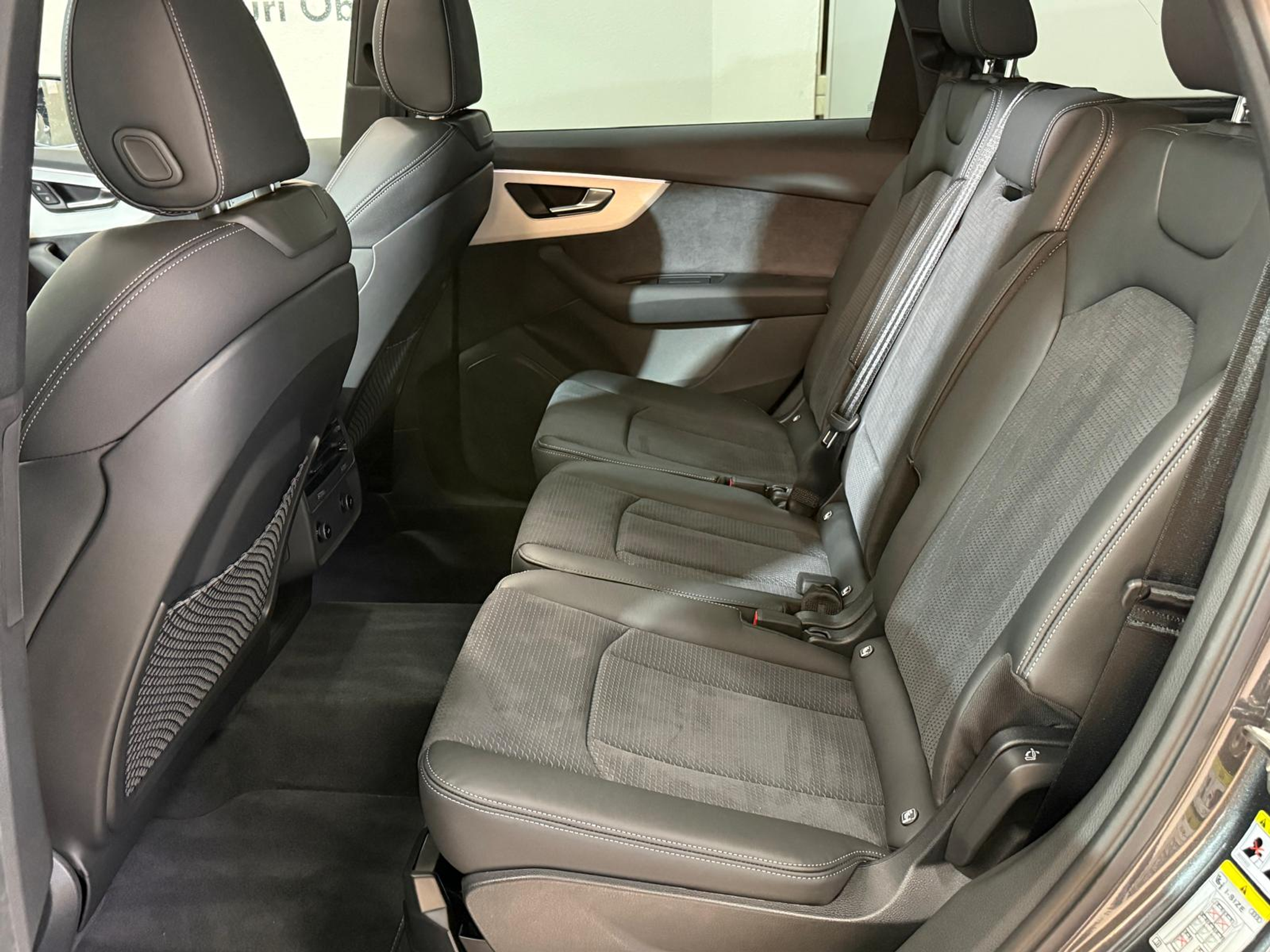 listing desktop thumbnail image 10