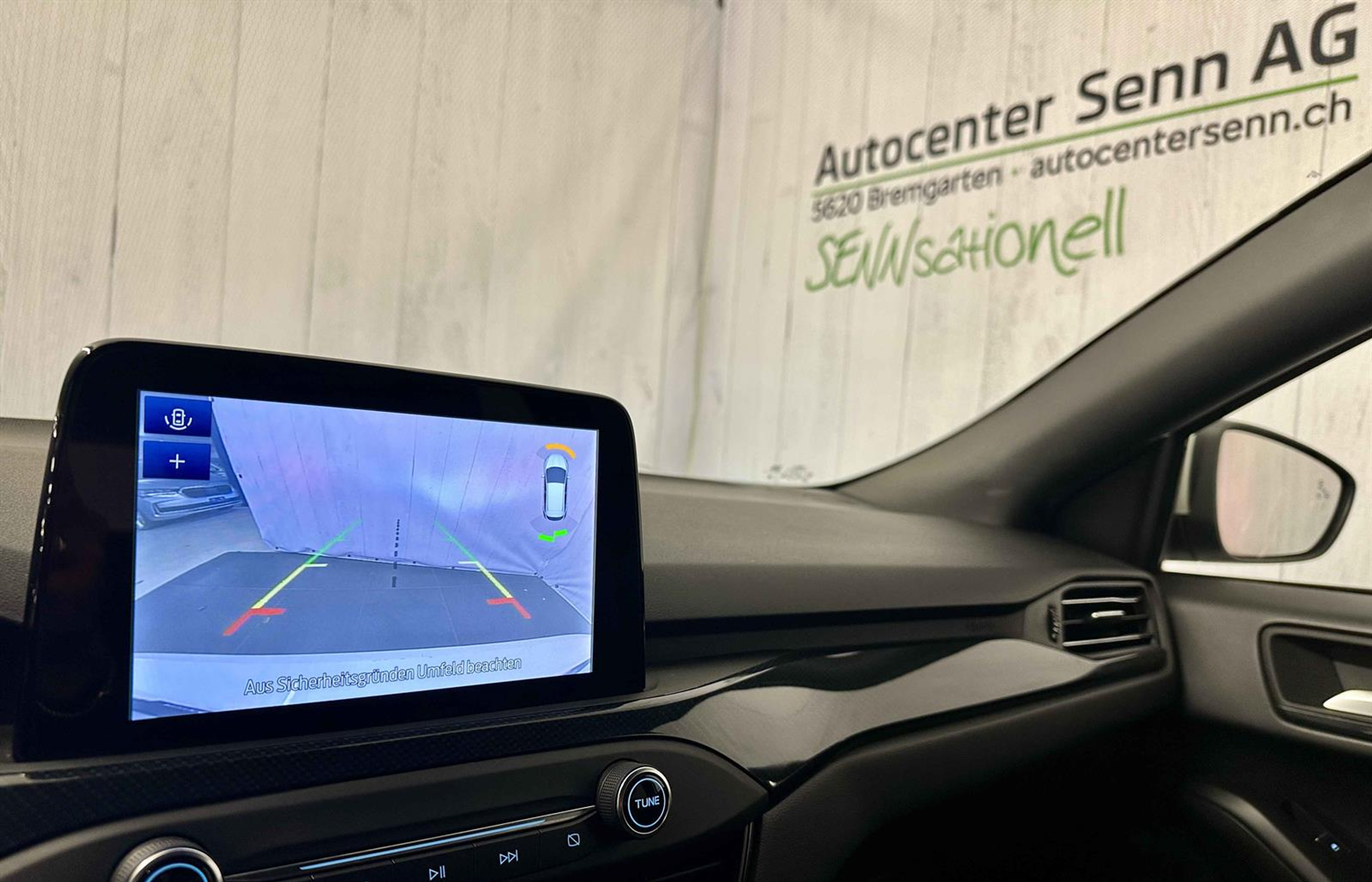 listing desktop thumbnail image 12