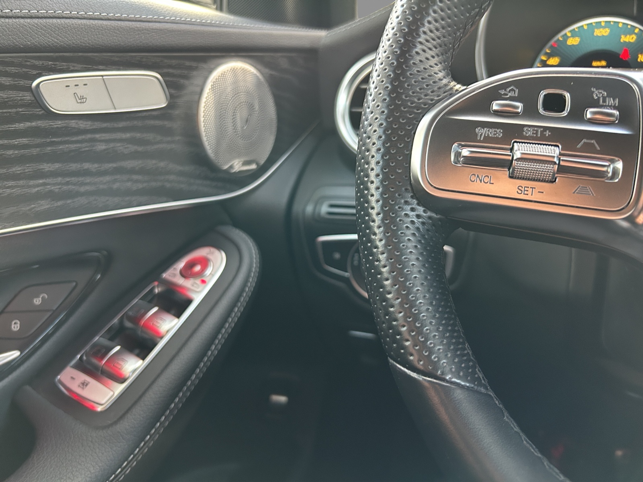 listing desktop thumbnail image 13