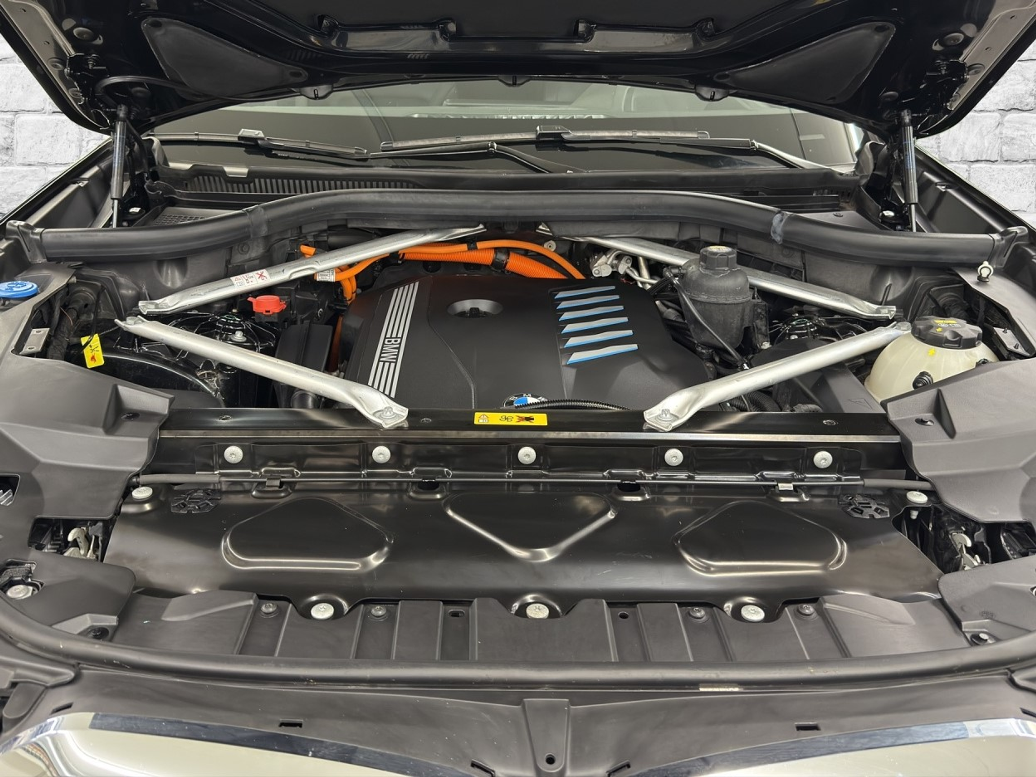 listing desktop thumbnail image 17